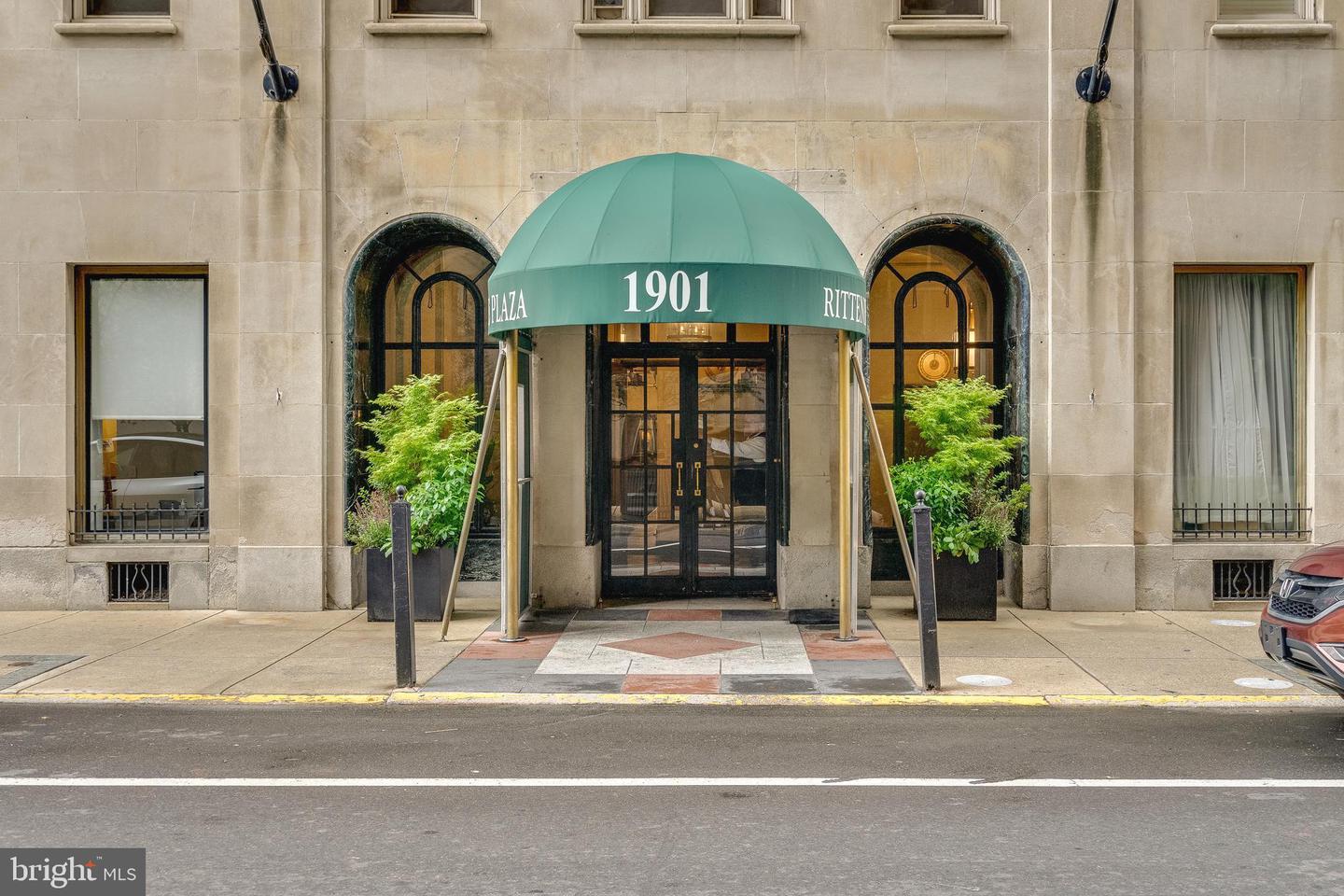 1901 Walnut St #10b