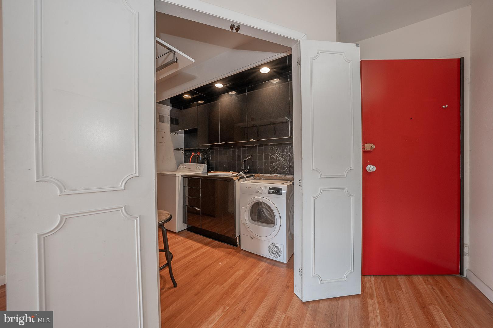 118 S 21st St #1220-21