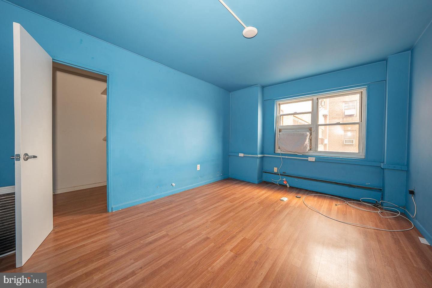 118 S 21st St #1220-21