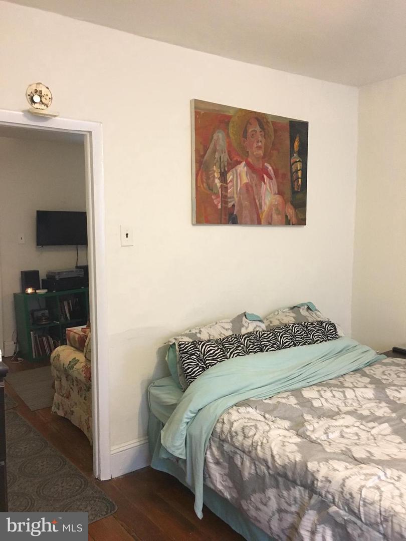 920 E Passyunk Ave #2
