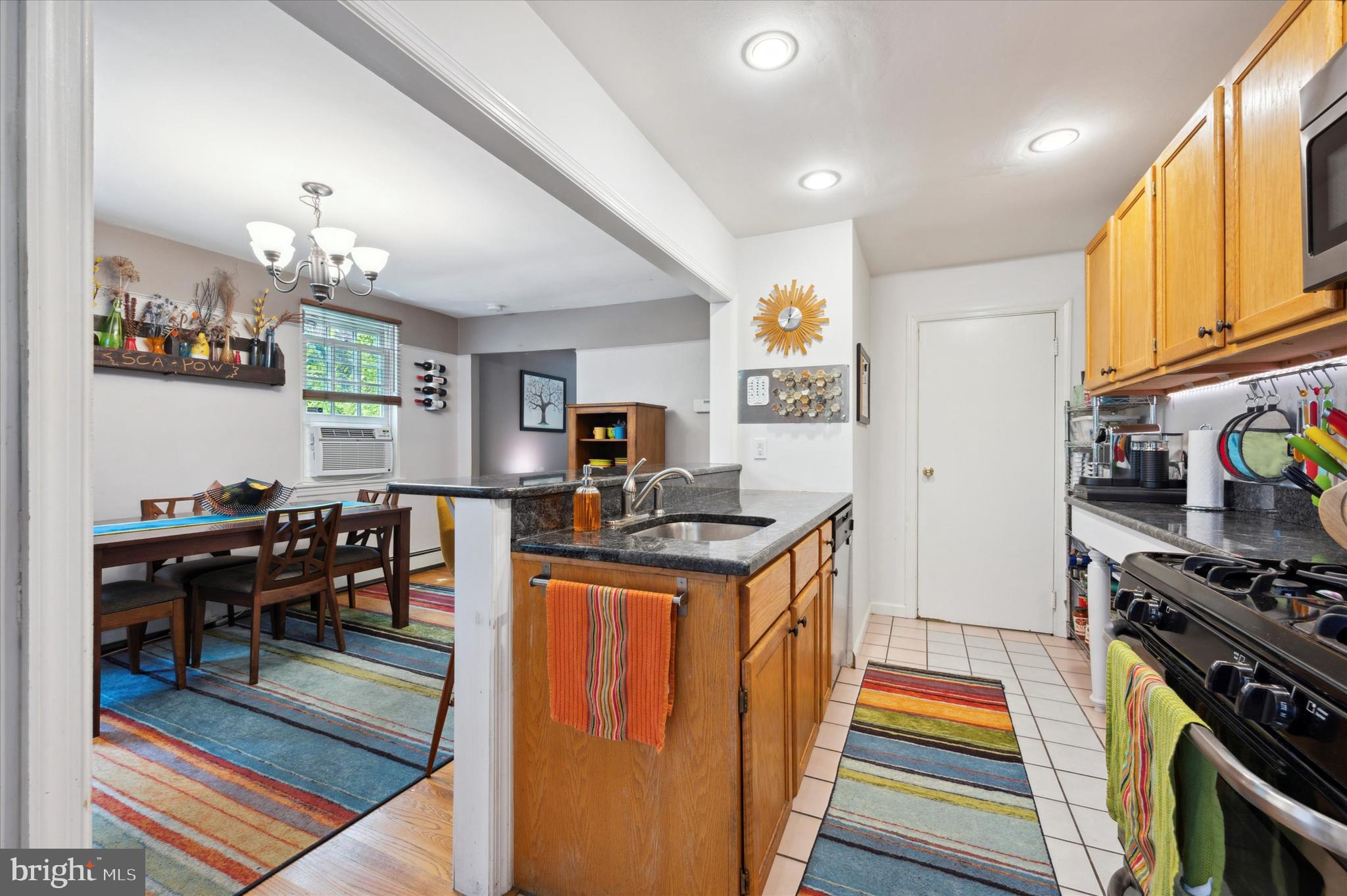 3328 Midvale Ave