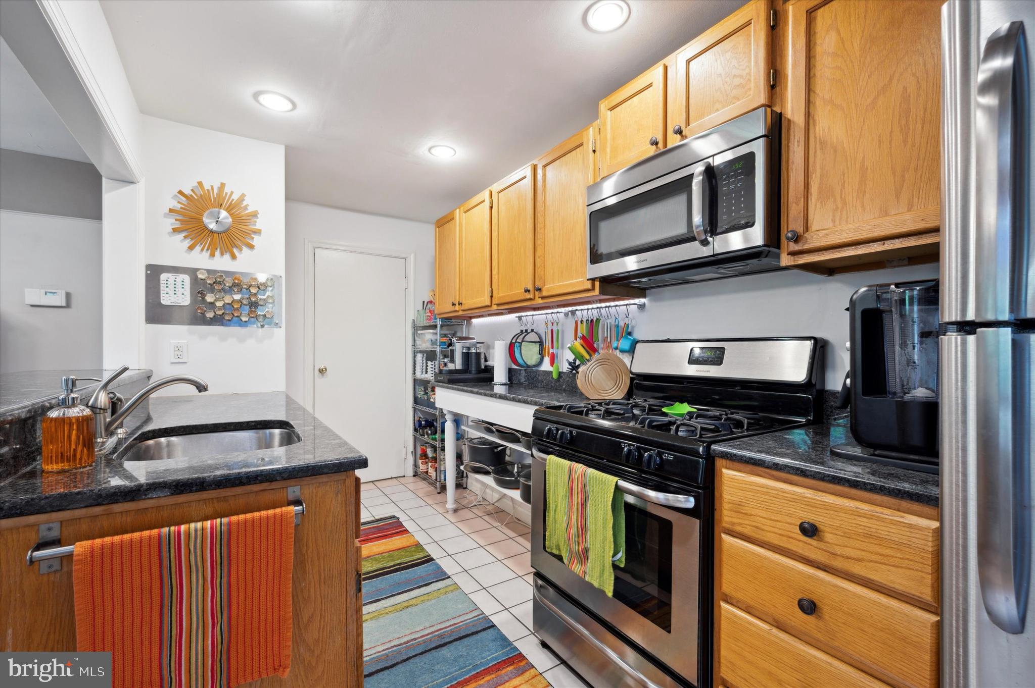 3328 Midvale Ave
