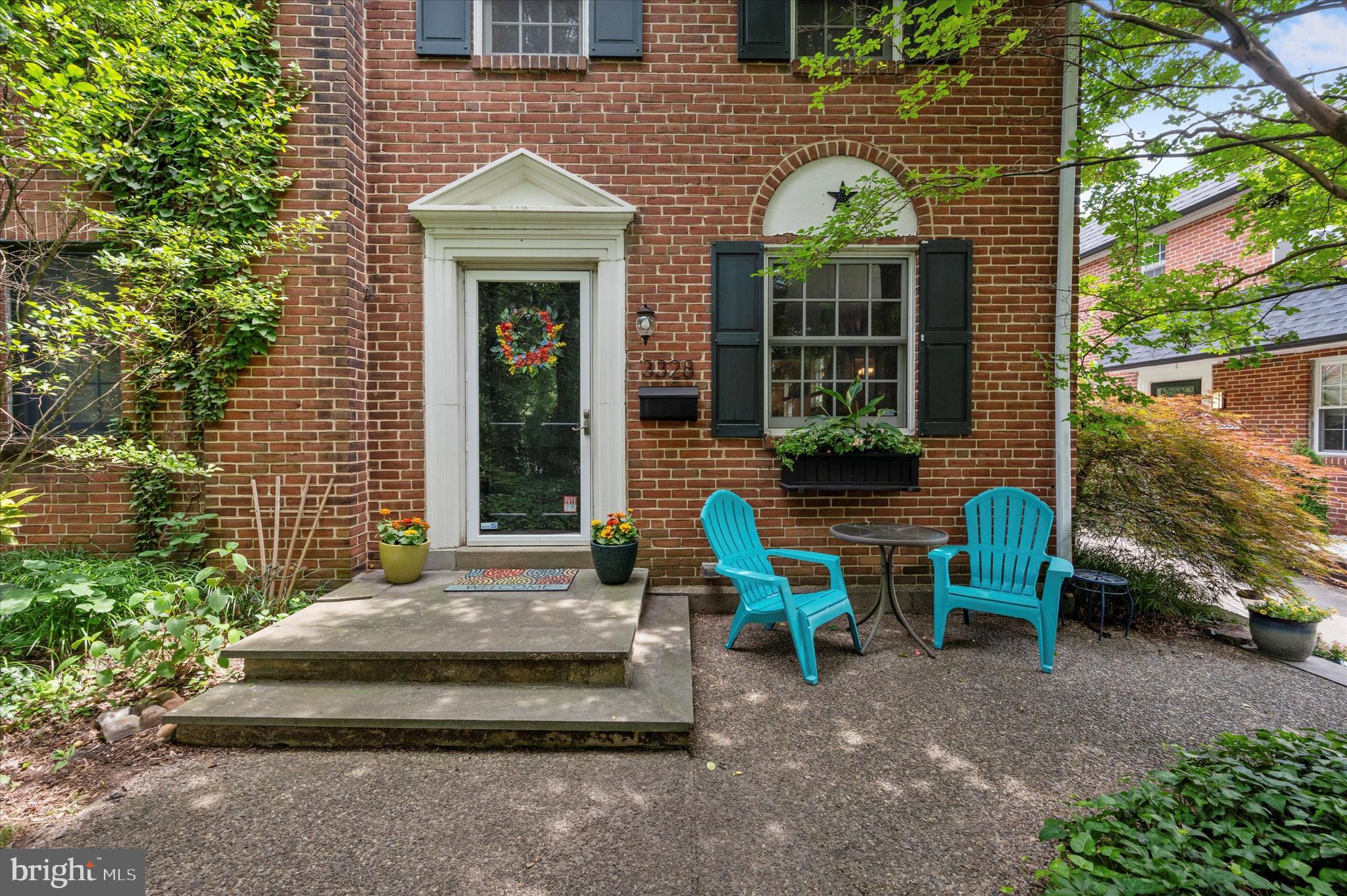 3328 Midvale Ave