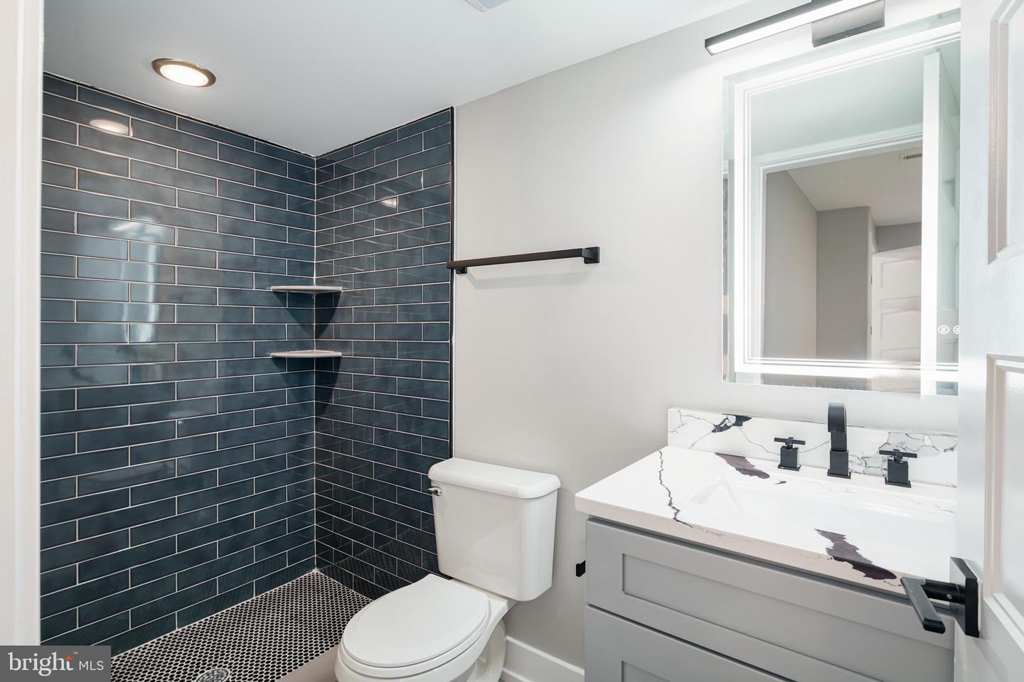 1645 Germantown Ave #6
