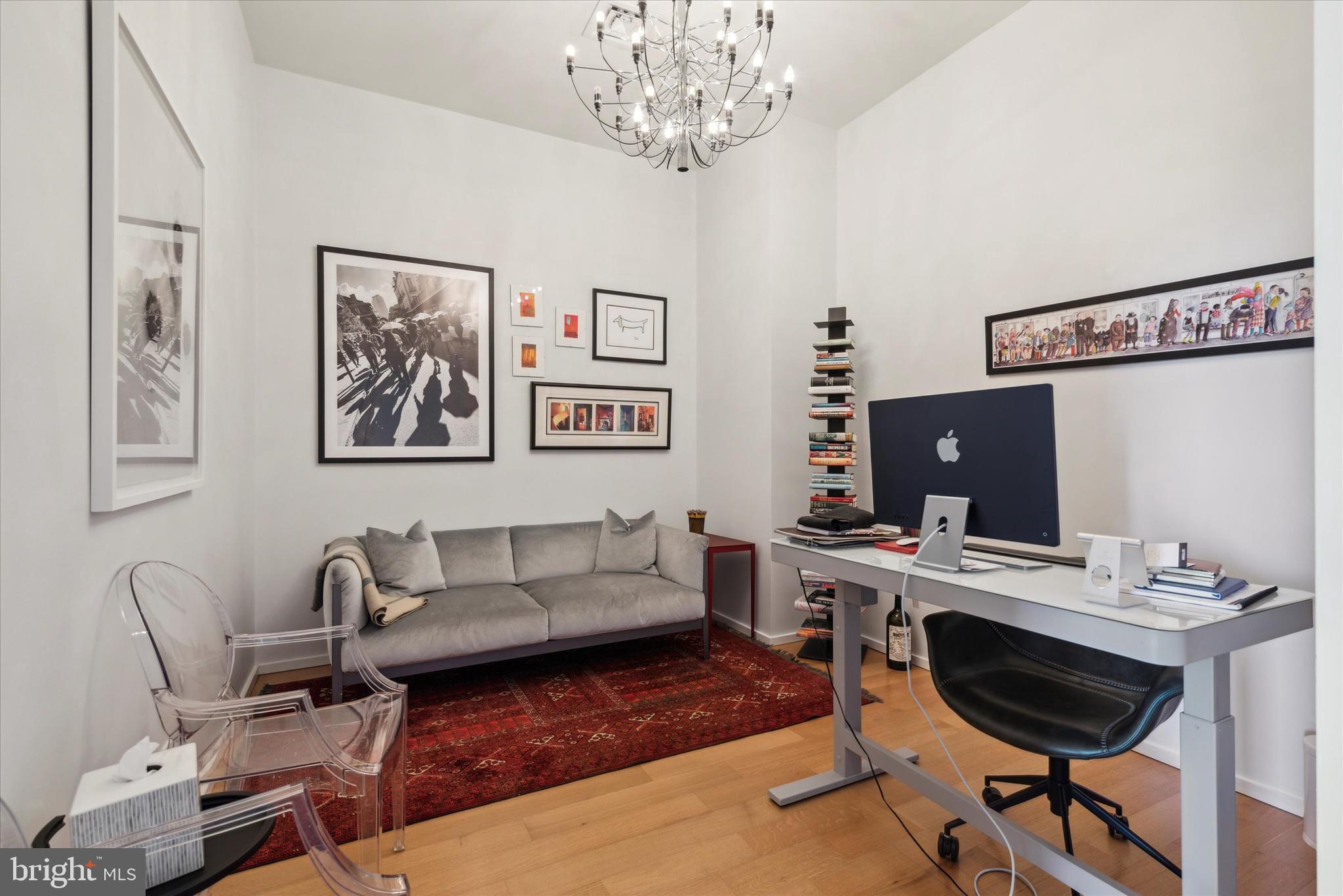 210 W Washington Sq #7n