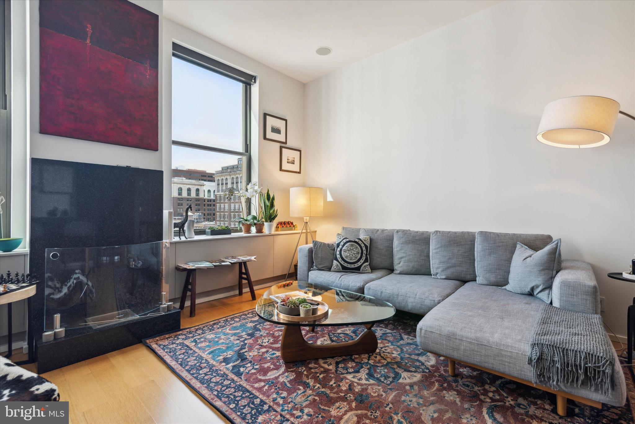 210 W Washington Sq #7n