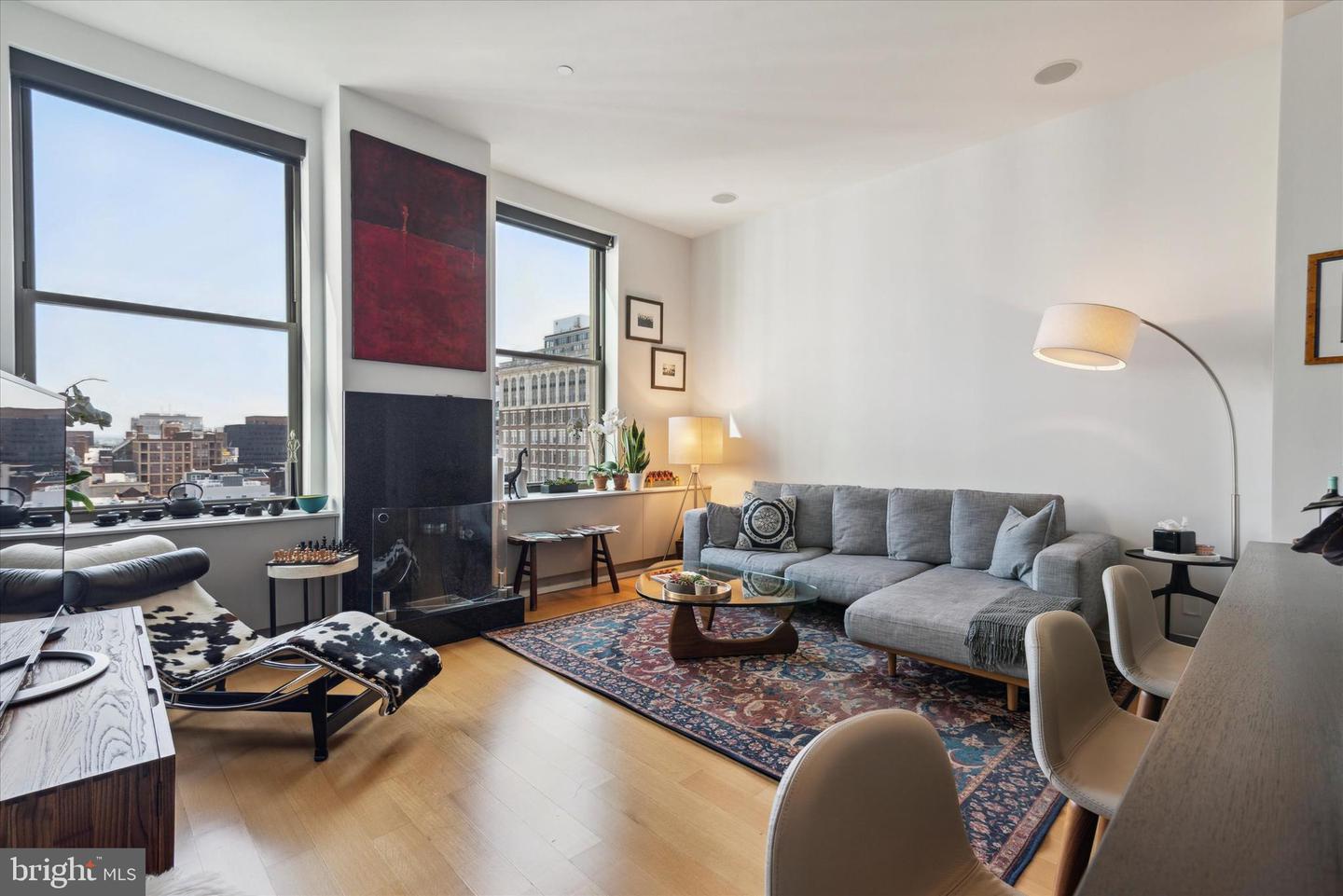 210 W Washington Sq #7n