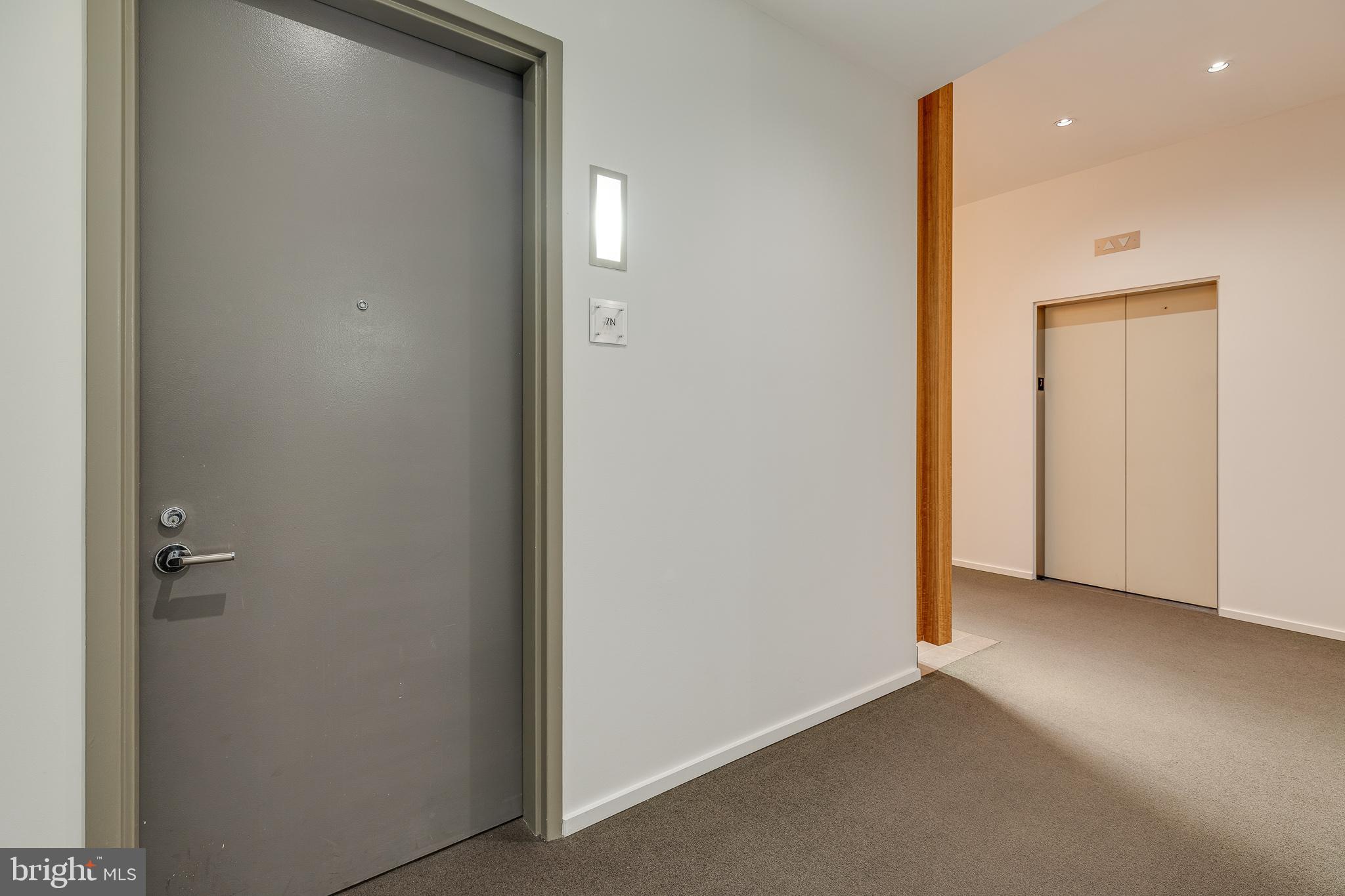 210 W Washington Sq #7n