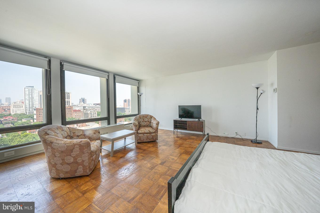 210 Locust St #19ew