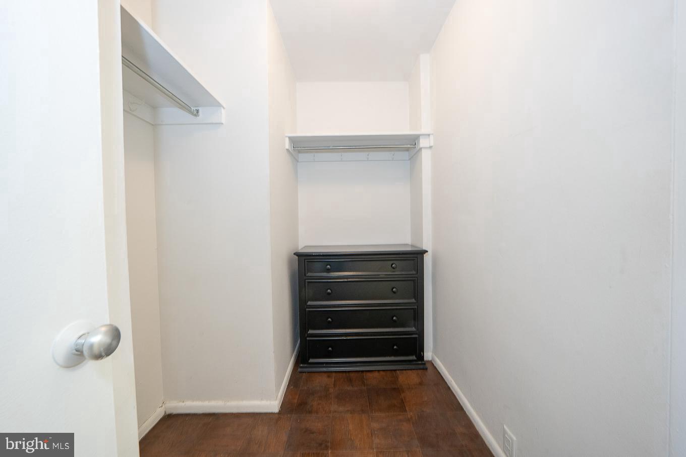 210 Locust St #19ew