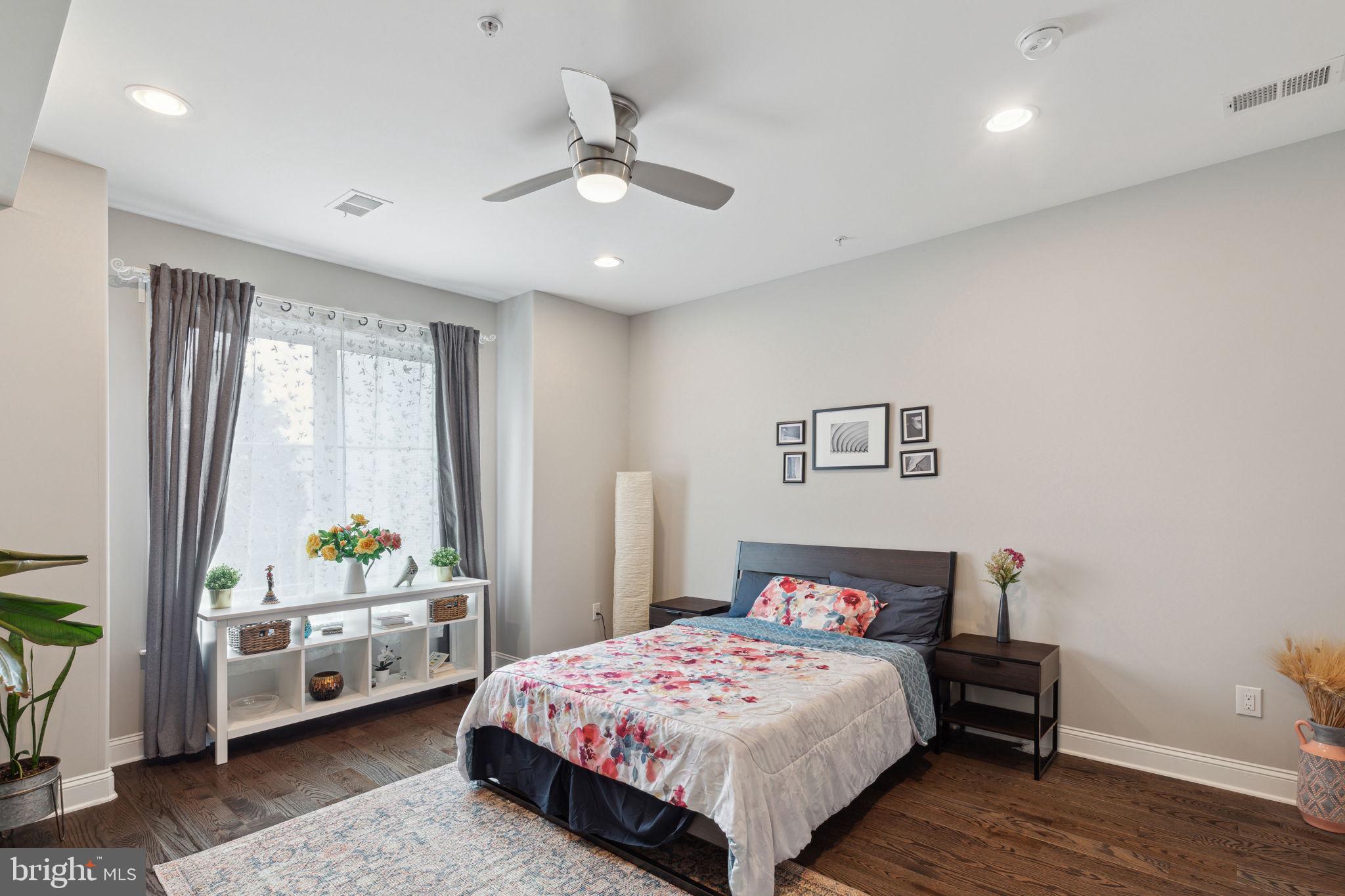 2053 E Arizona St