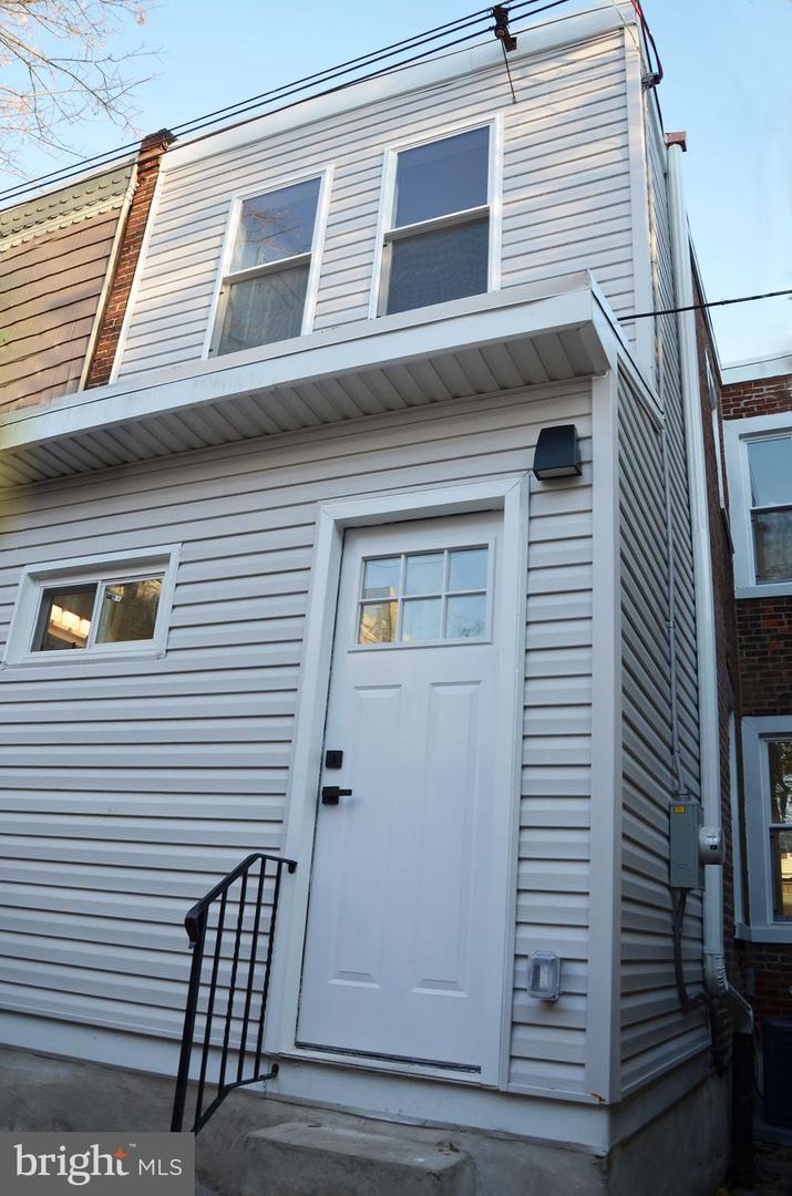 243 E Garrett St