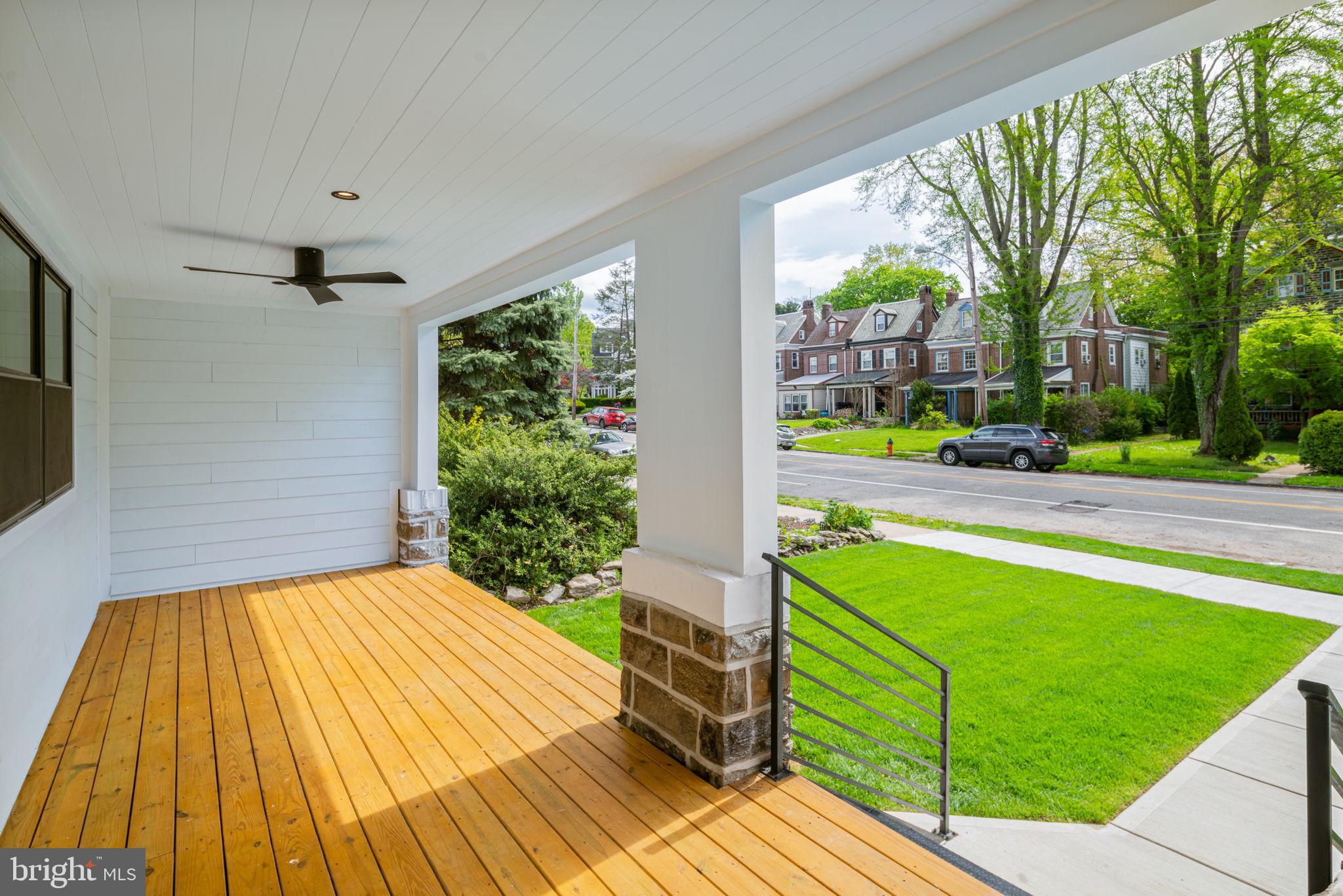 33 W Upsal St