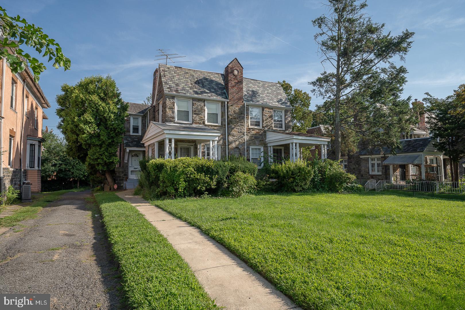 5914 Woodbine Ave