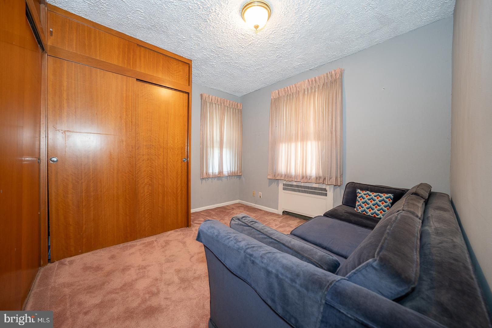 5914 Woodbine Ave