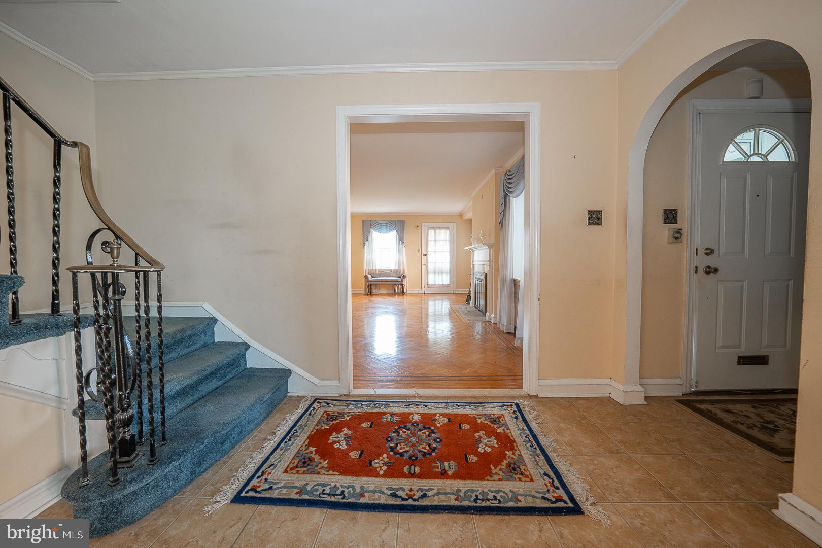 5914 Woodbine Ave