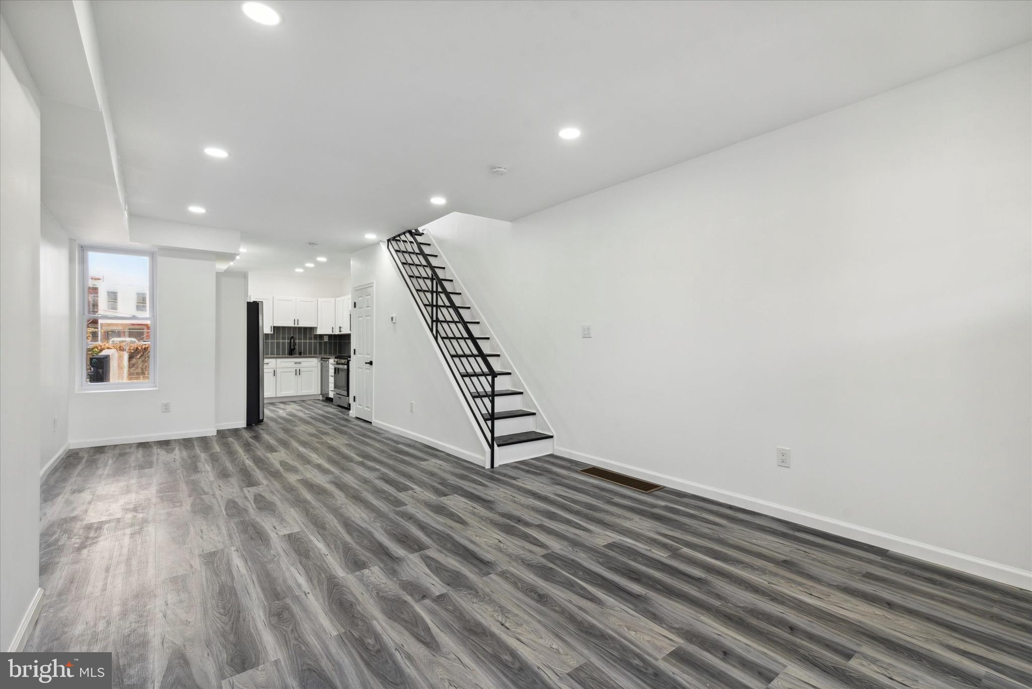 349 N Edgewood St