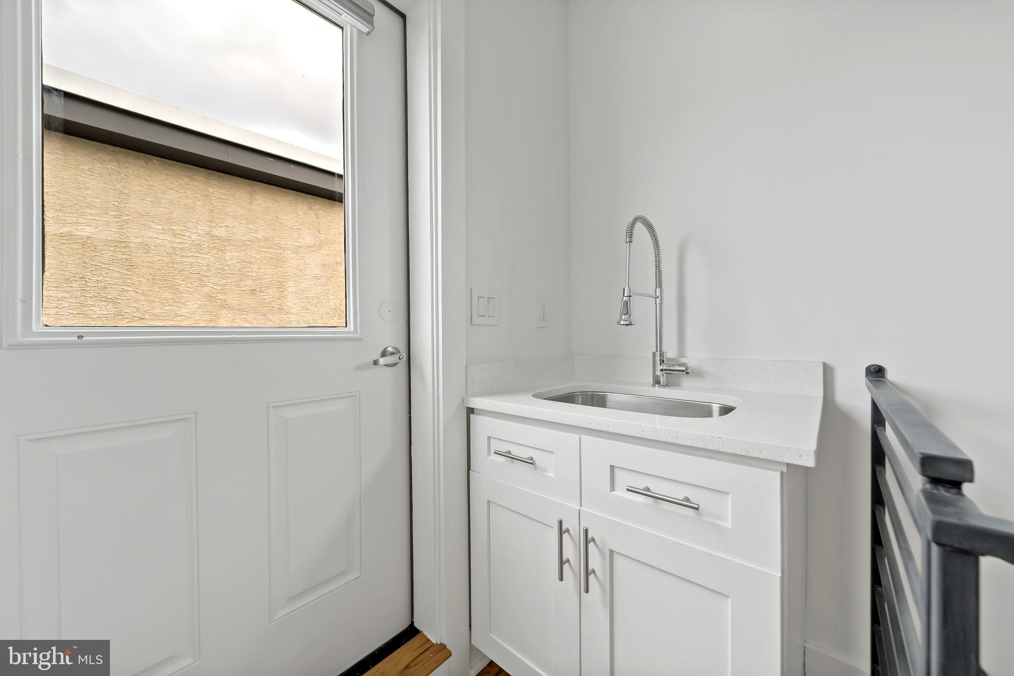 1012 S Randolph St #5
