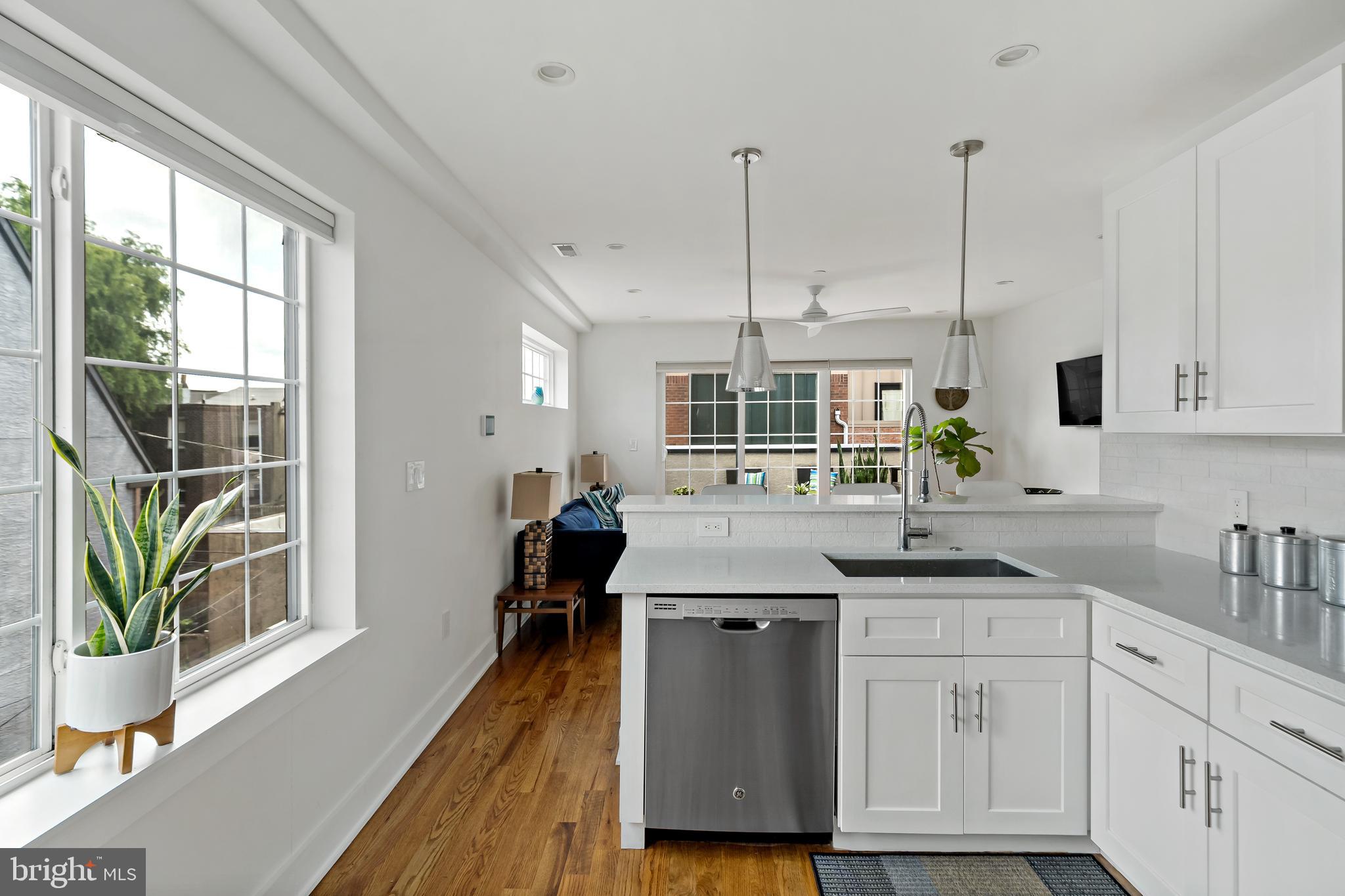 1012 S Randolph St #5