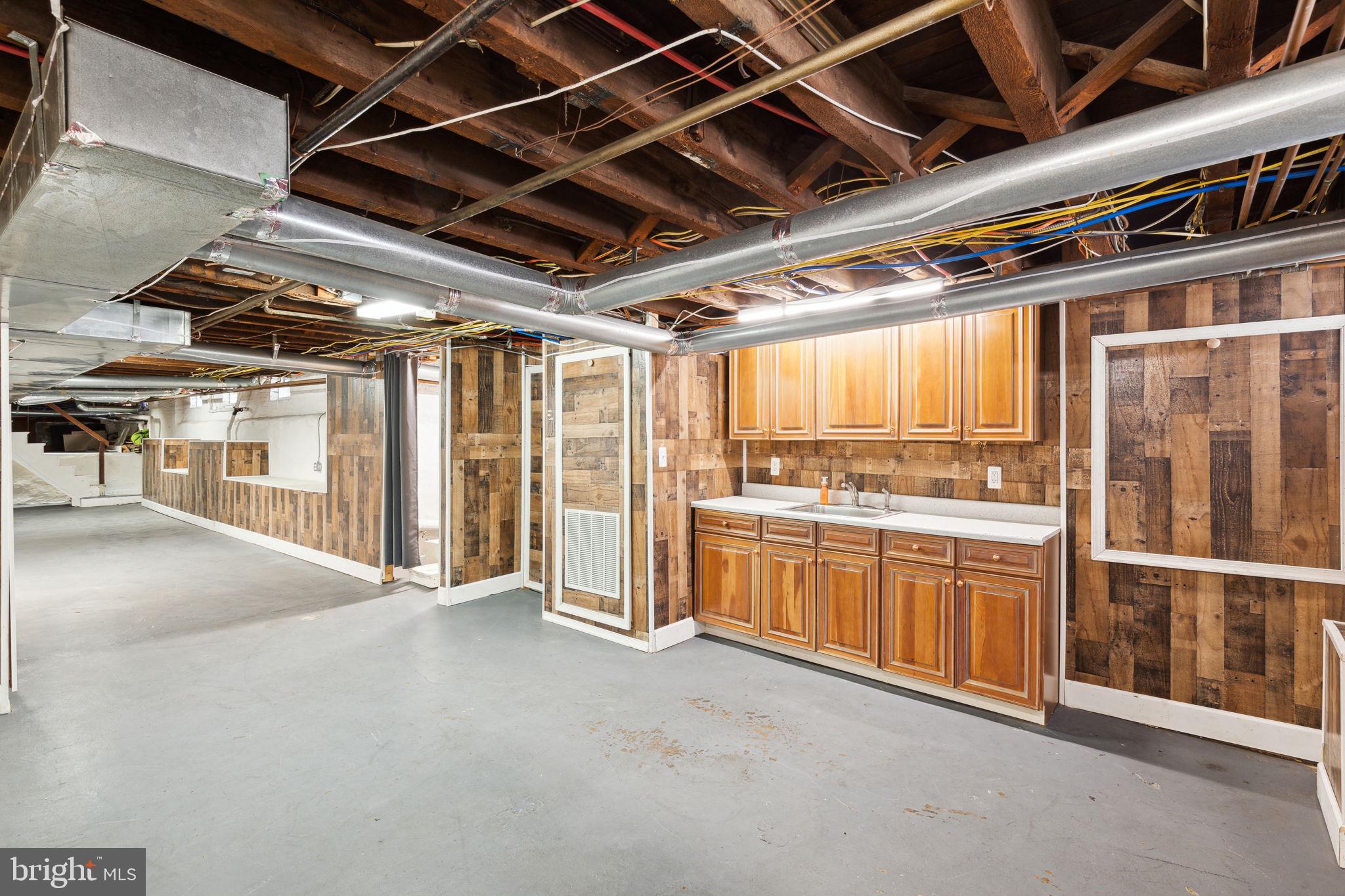 1330 E Montgomery Ave