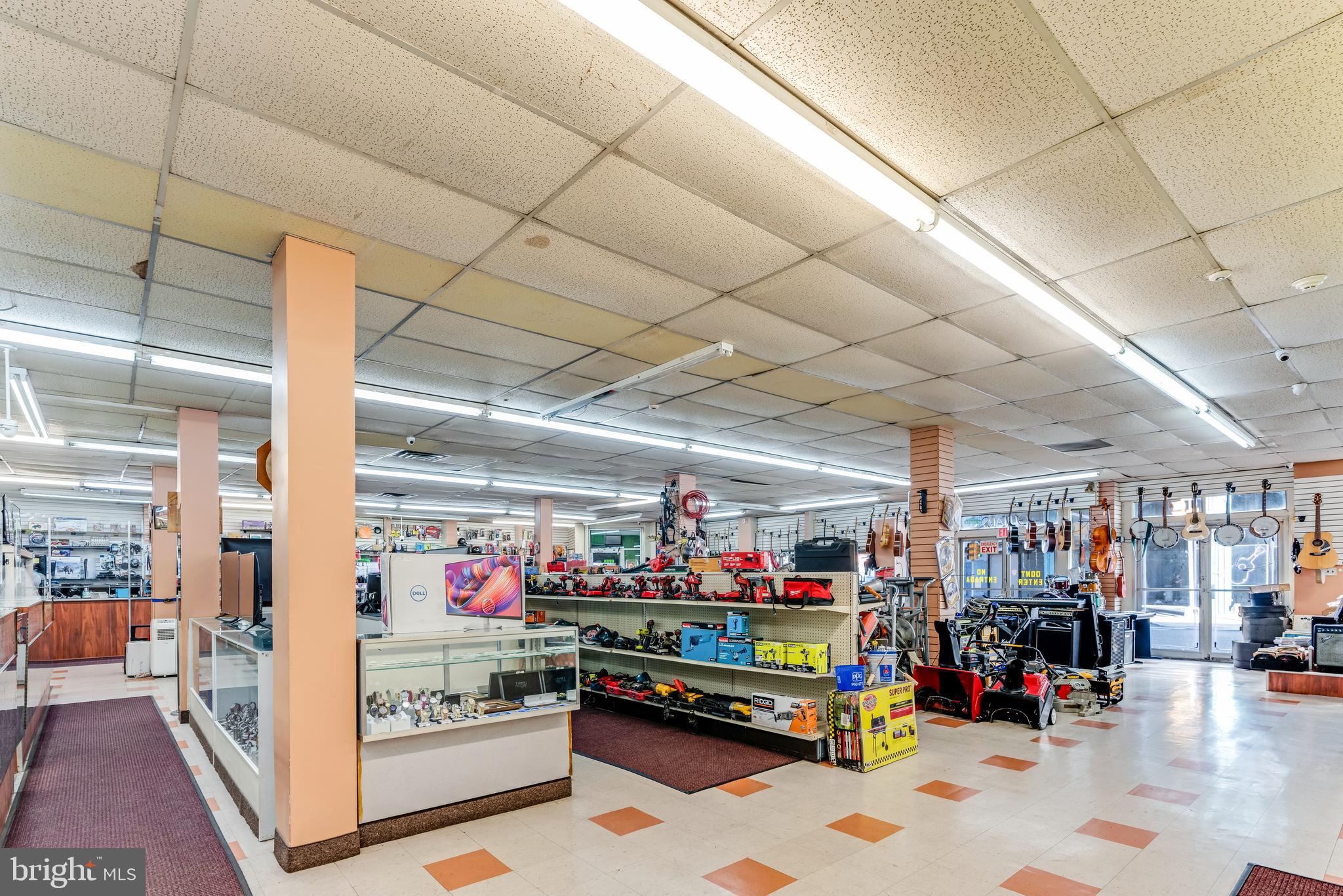 2301-9 Jasper St