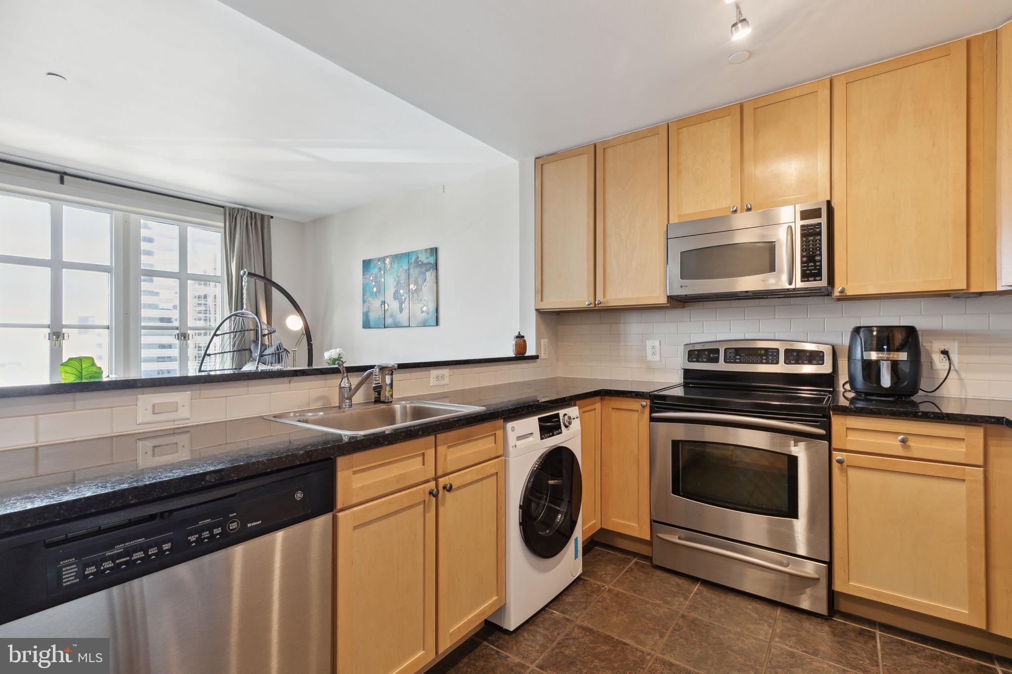 111 S 15th St #P110