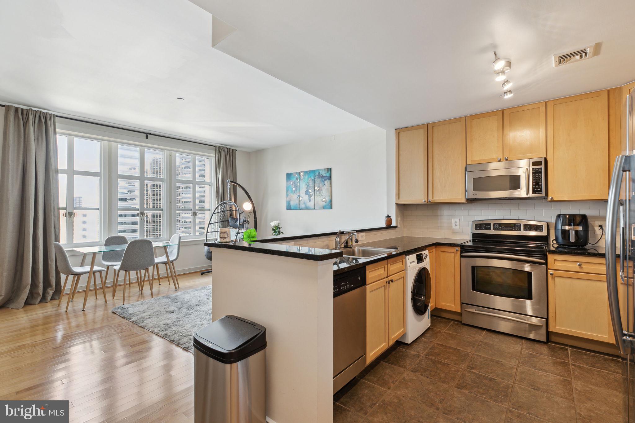 111 S 15th St #P110
