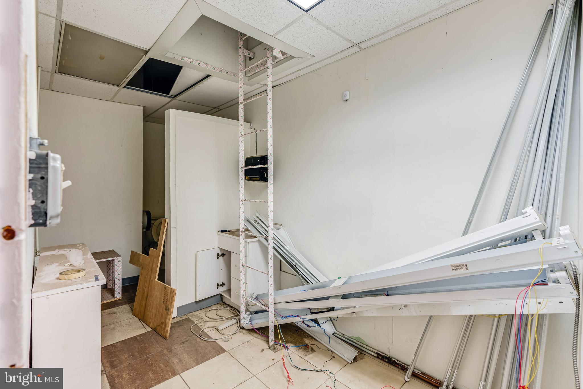 315 W Olney Ave