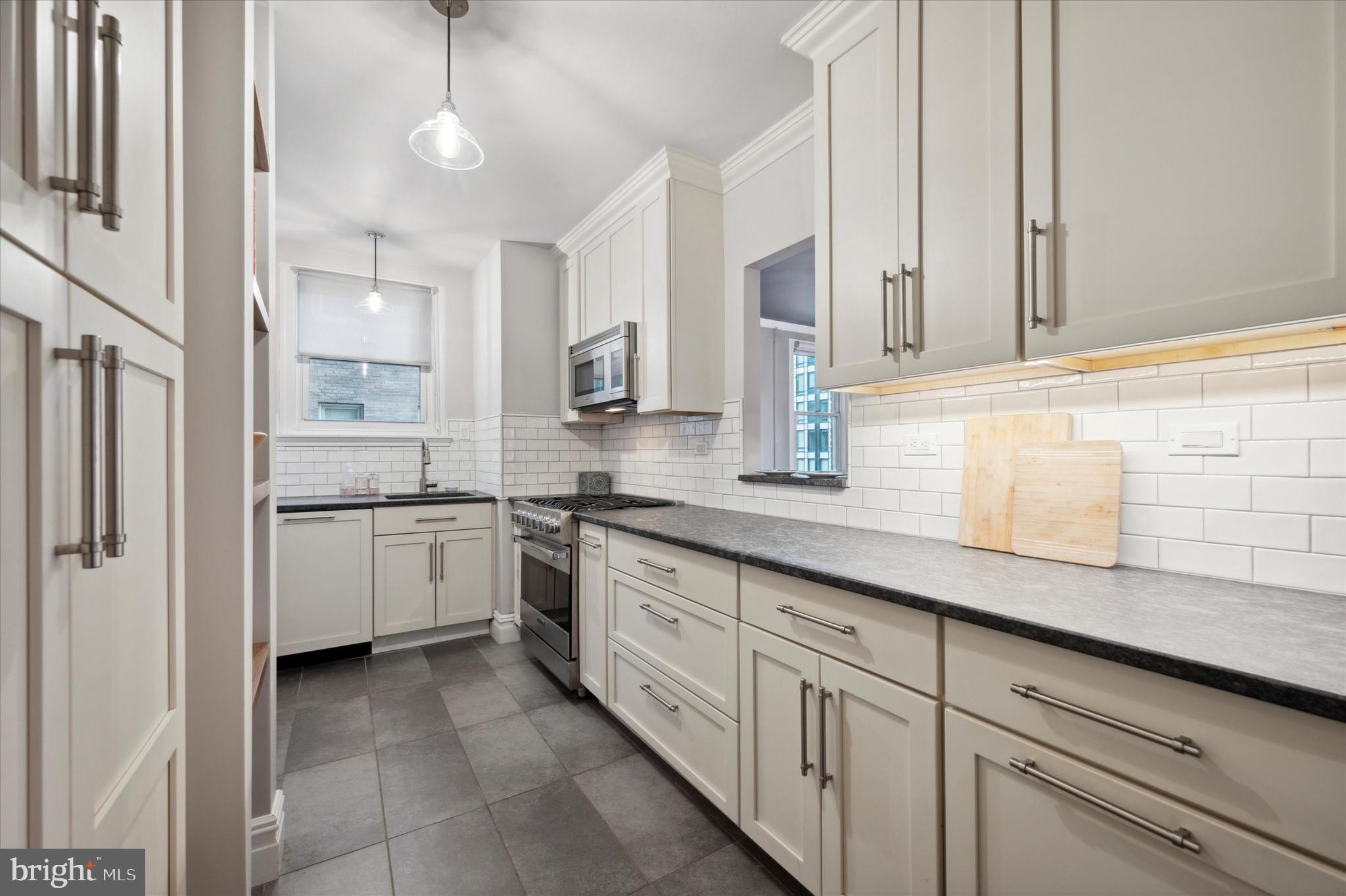 1901 Walnut St #9f