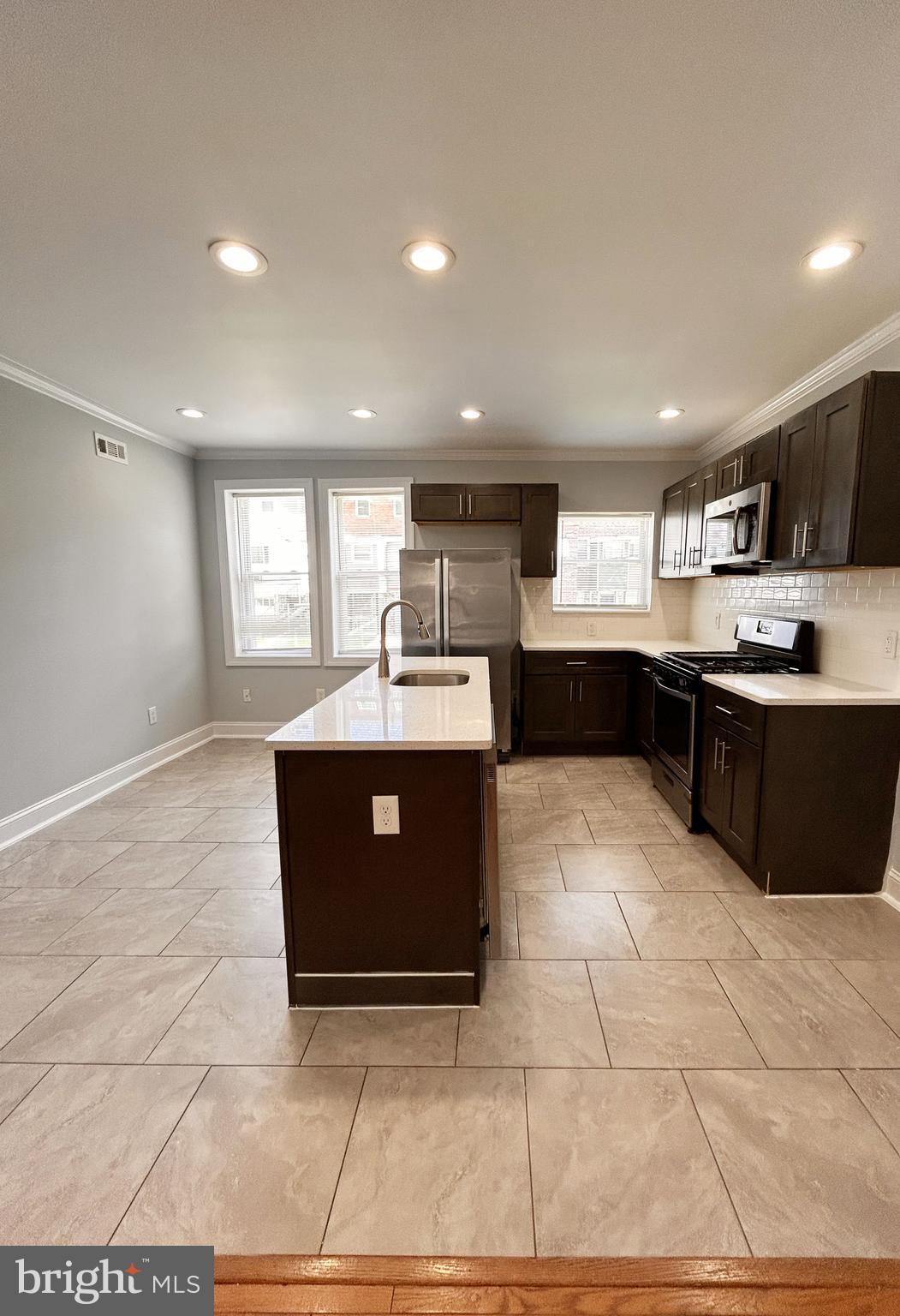 907 Atwood Rd