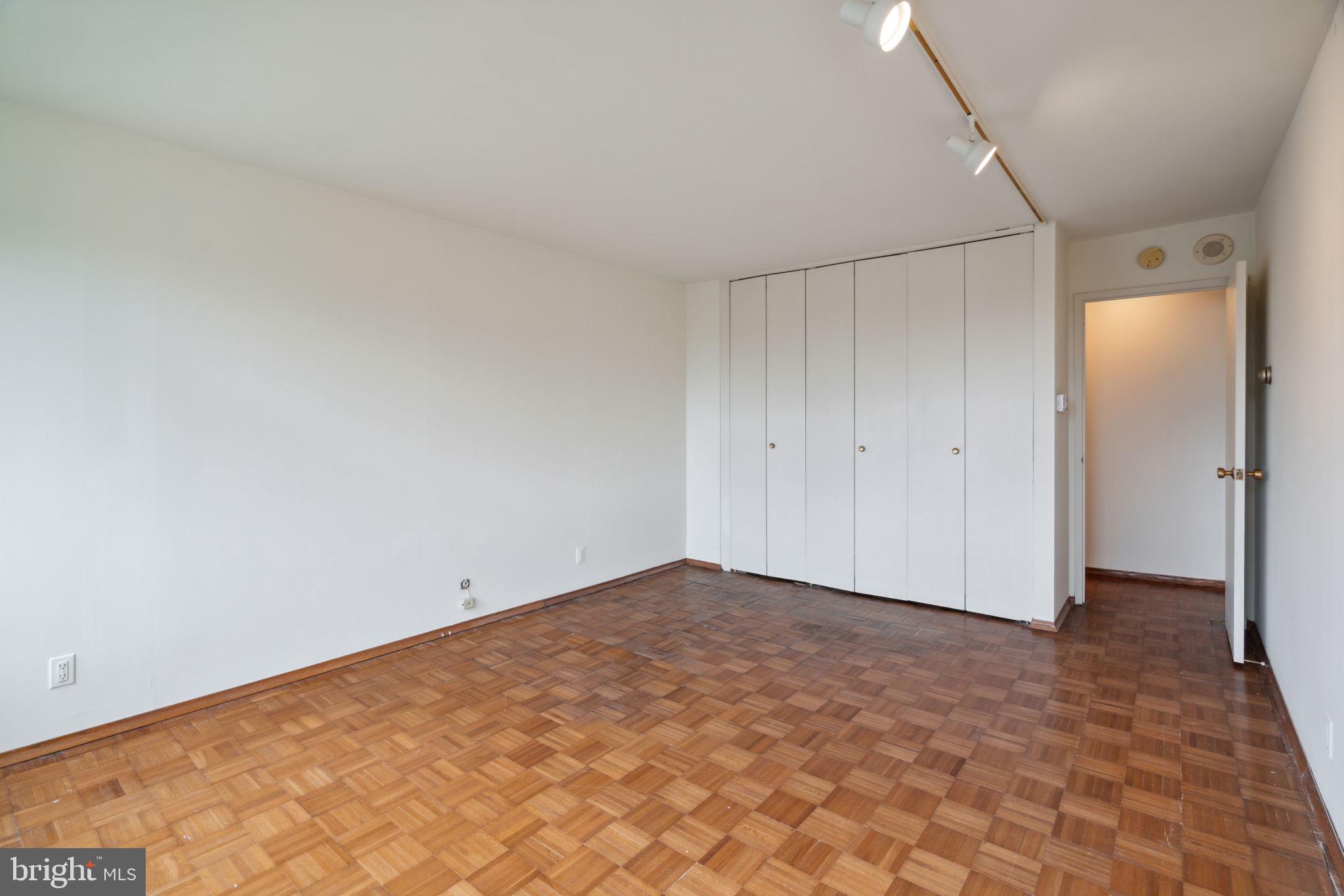 2401 Pennsylvania Ave #5a4