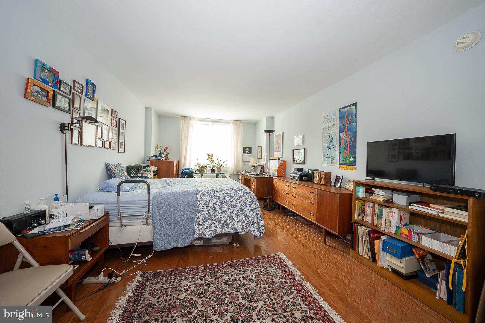 1919 Chestnut St #815