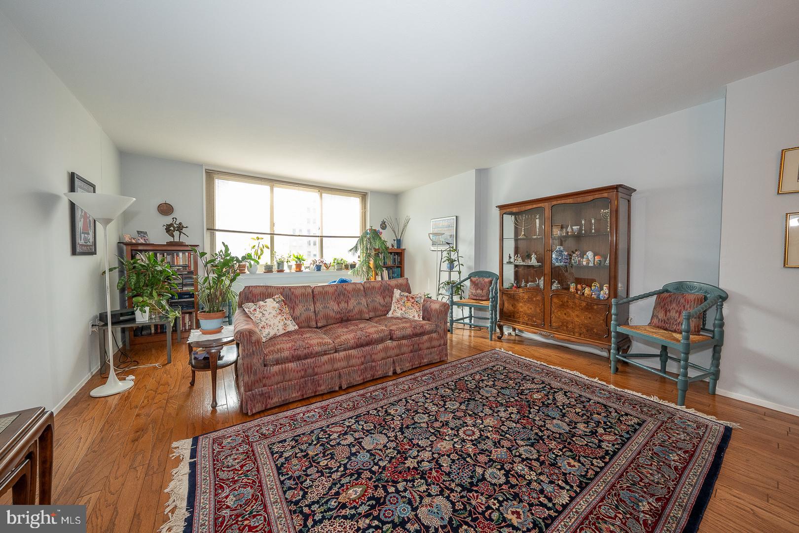 1919 Chestnut St #815