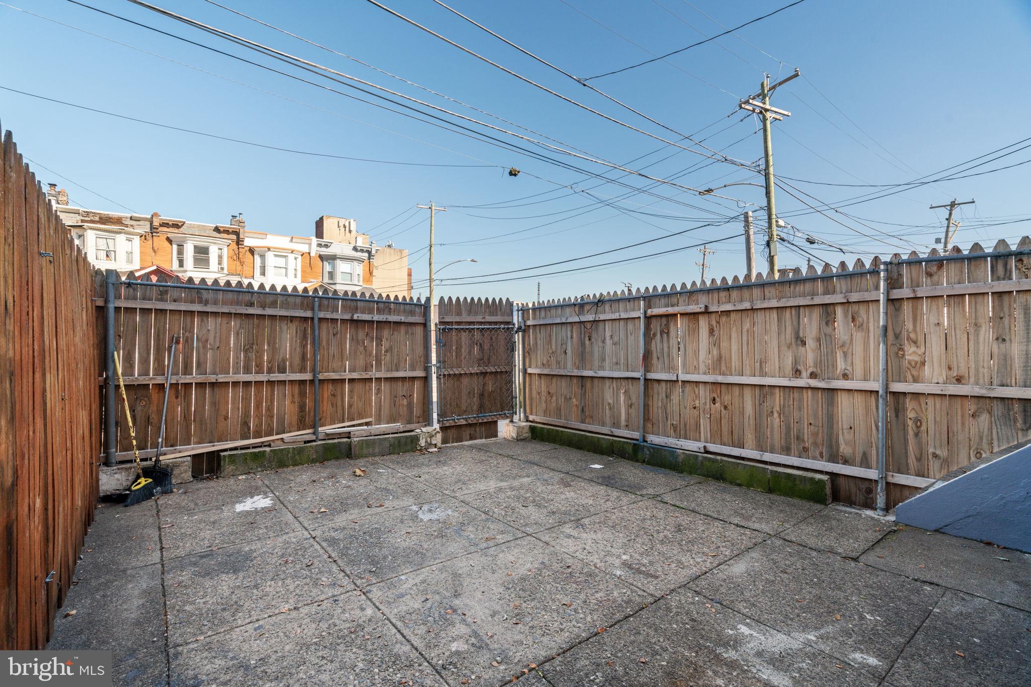 2066 E Allegheny Ave