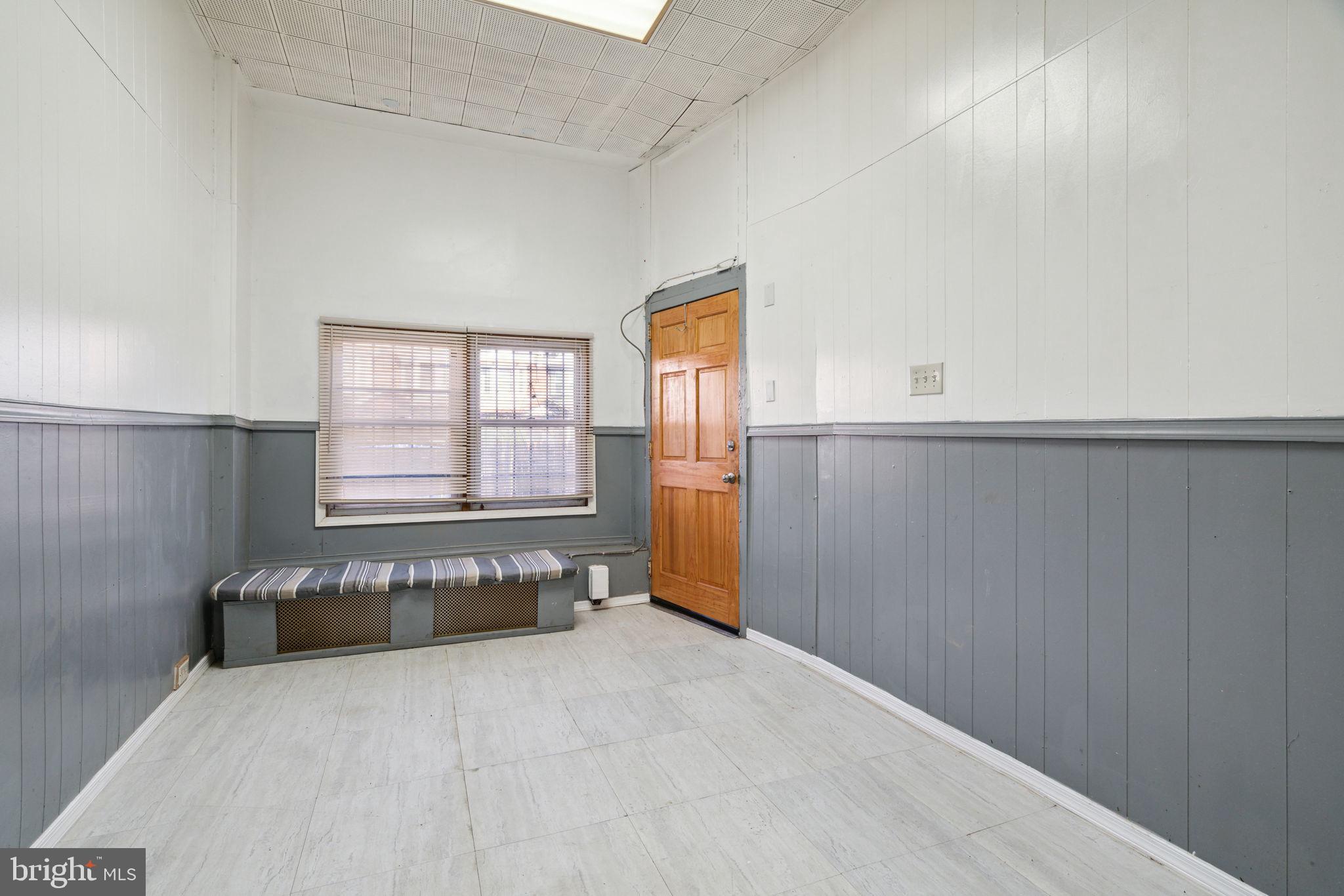 2066 E Allegheny Ave