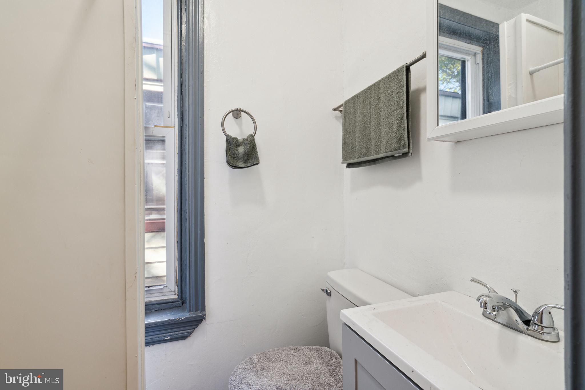 2066 E Allegheny Ave