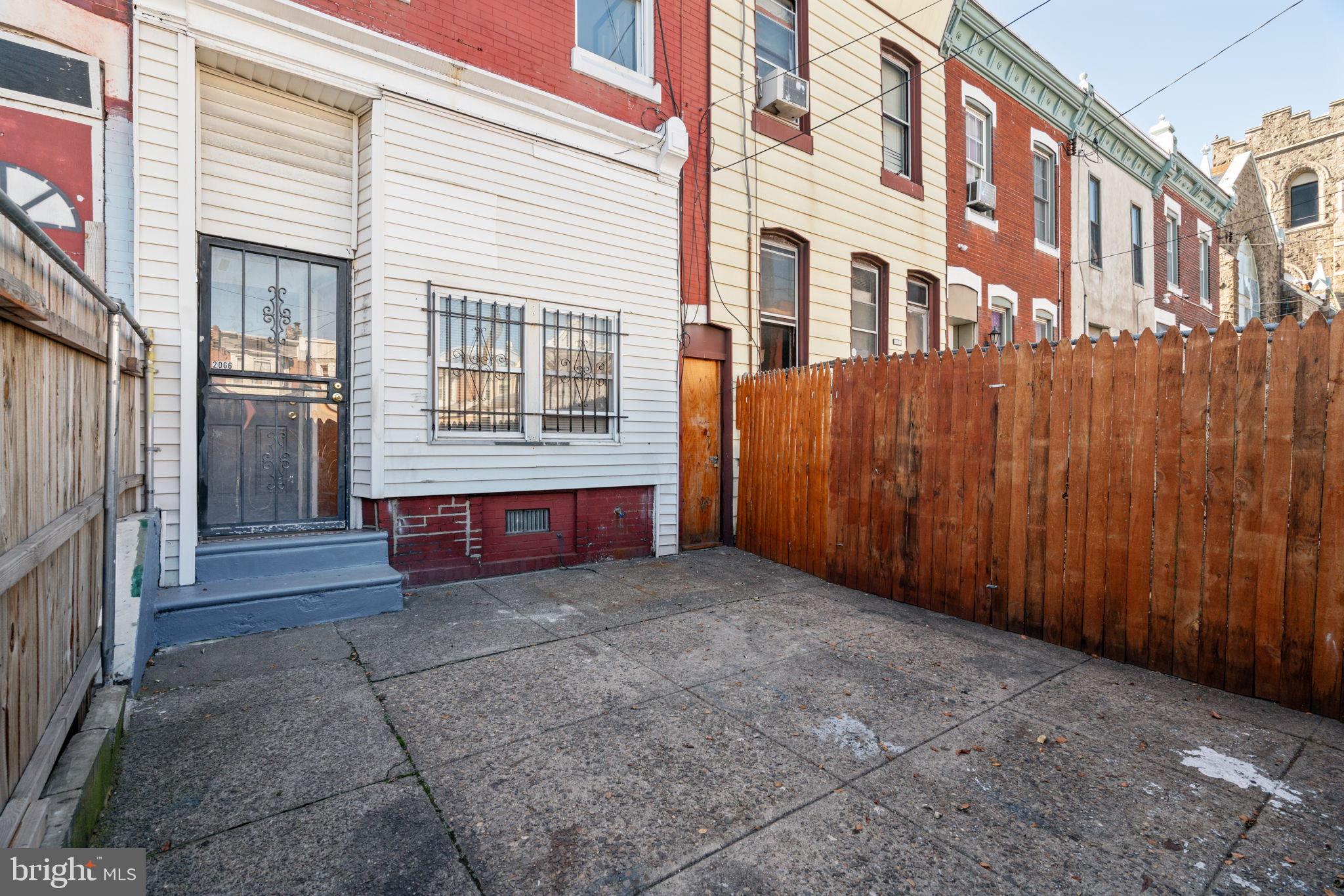 2066 E Allegheny Ave