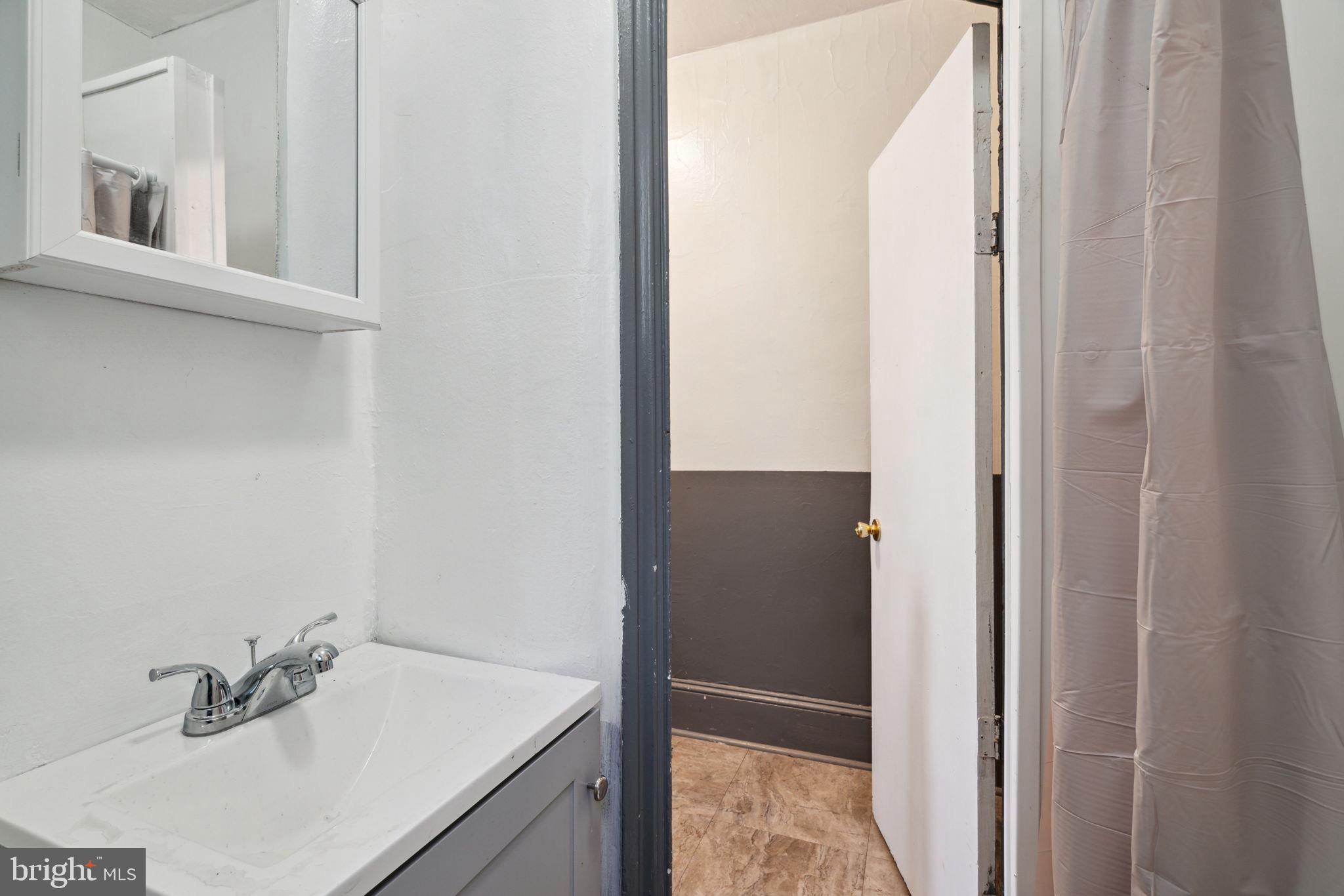 2066 E Allegheny Ave