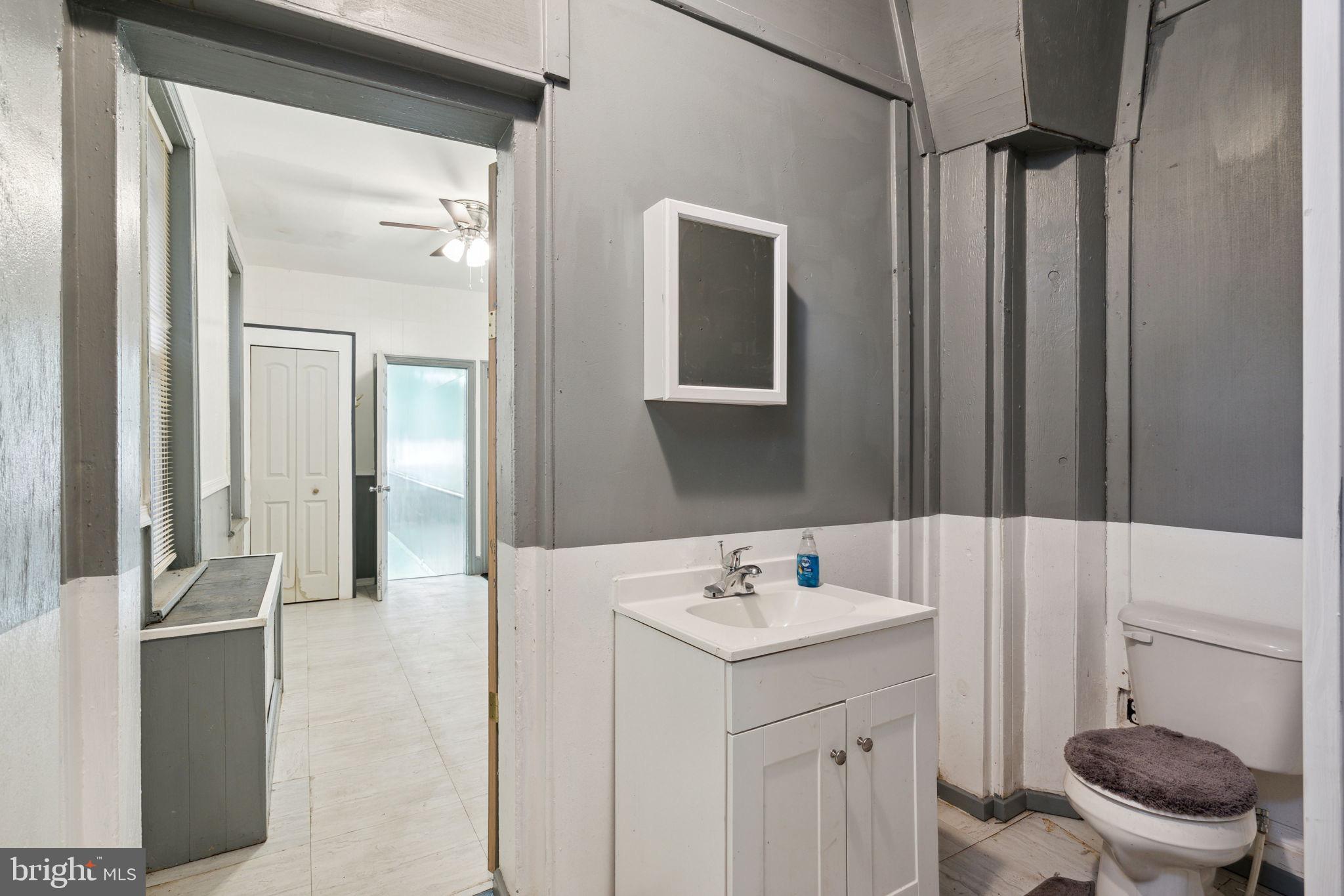 2066 E Allegheny Ave