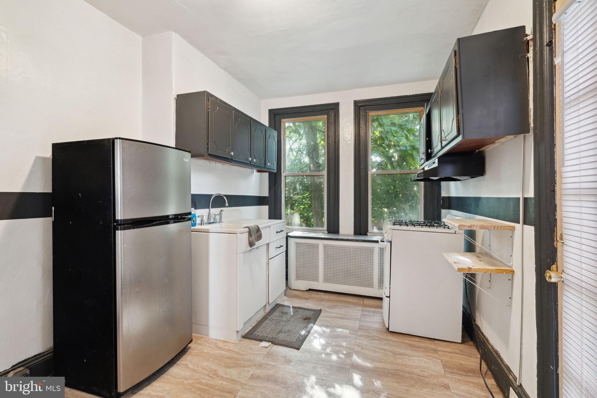 2066 E Allegheny Ave