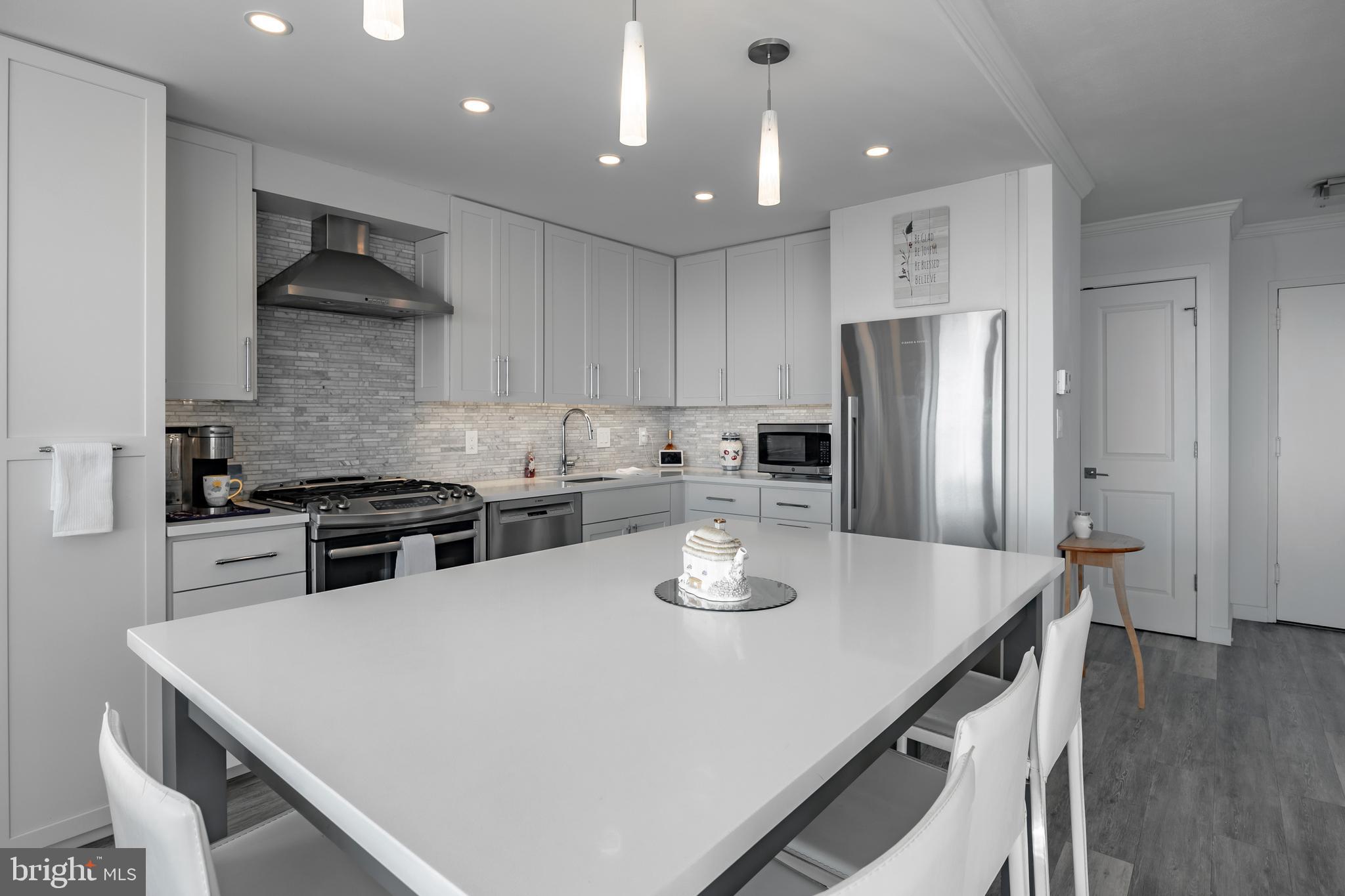 2401 Pennsylvania Ave #18b27