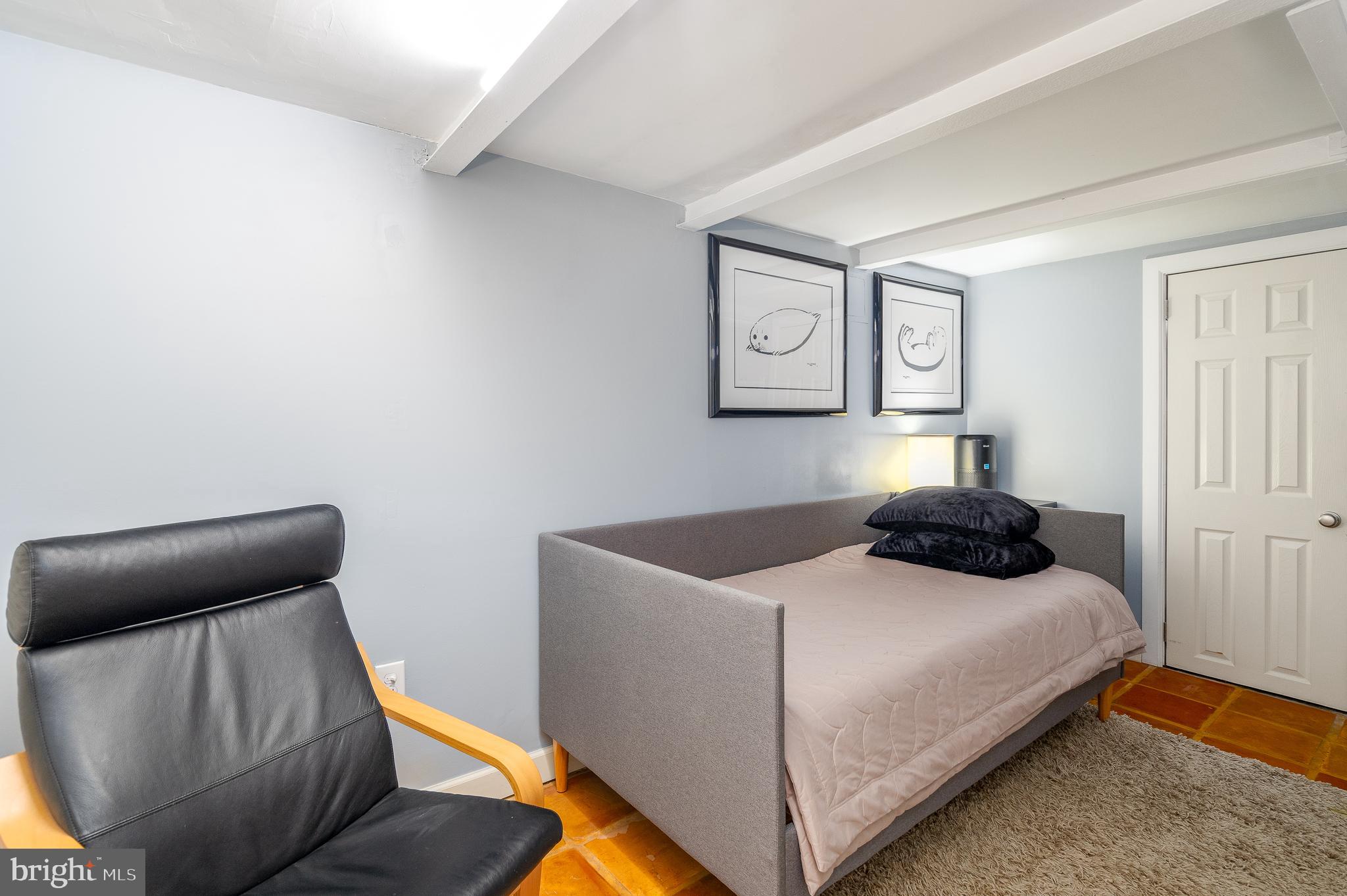 708 S 7th St