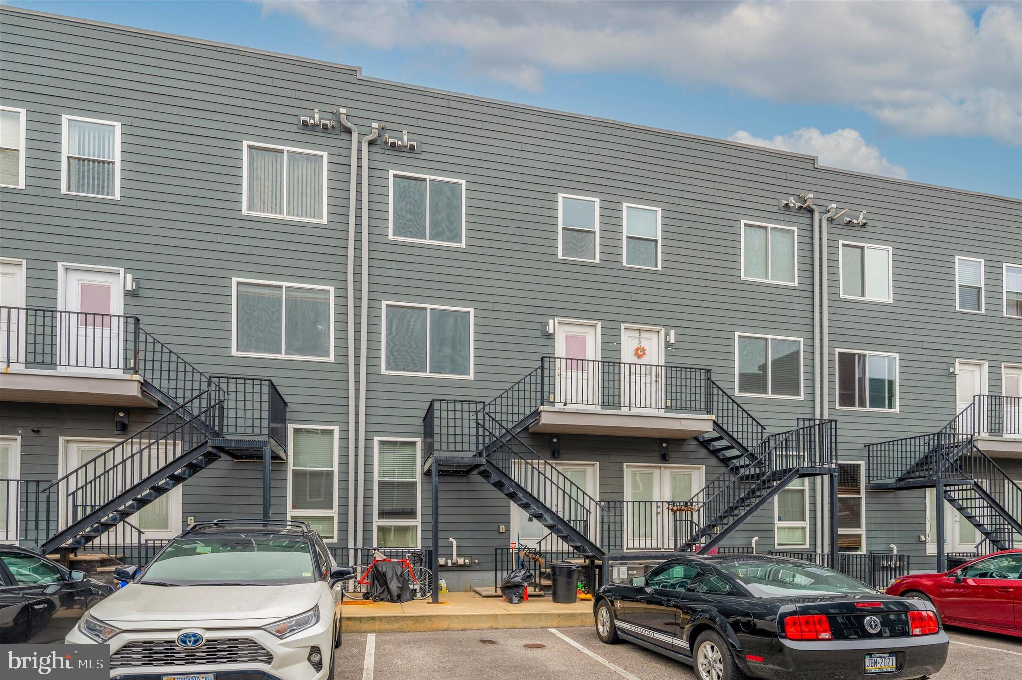 1219 N 5th St #2