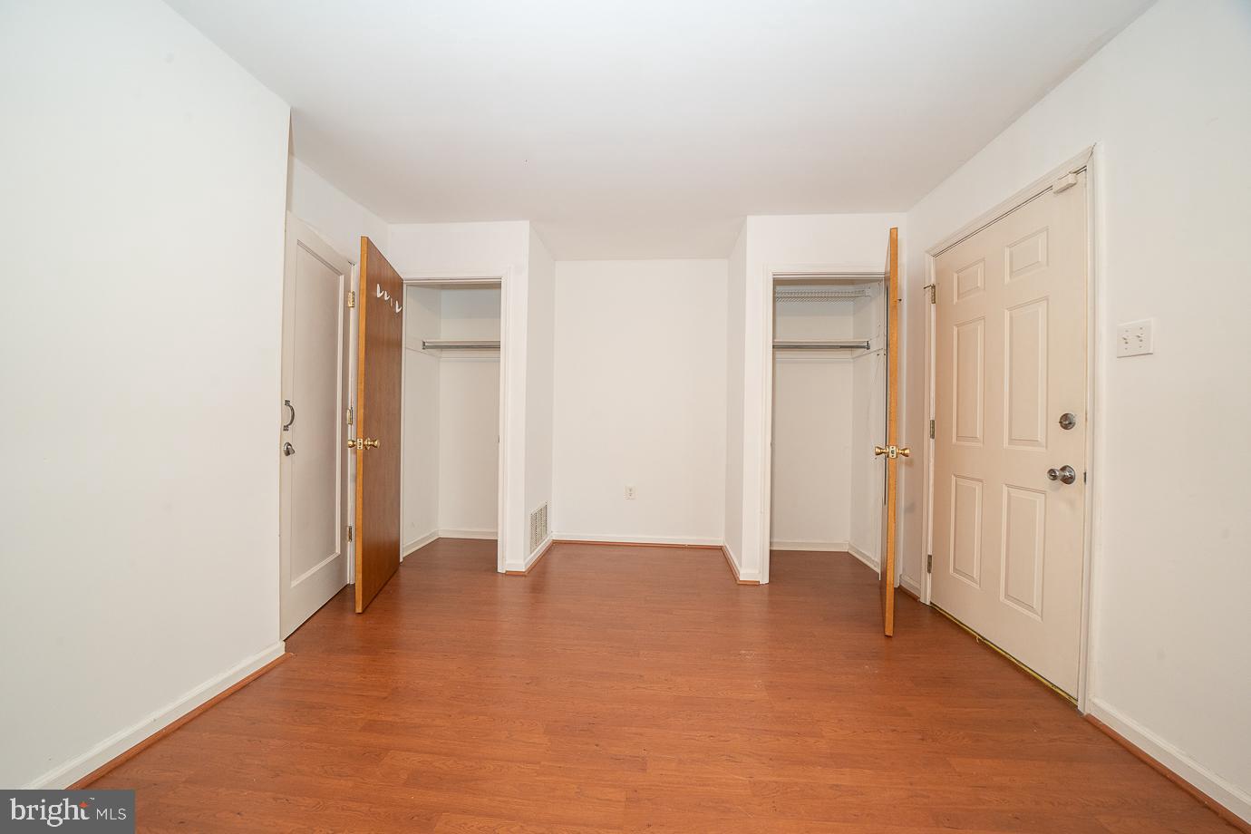 1921 Morse St