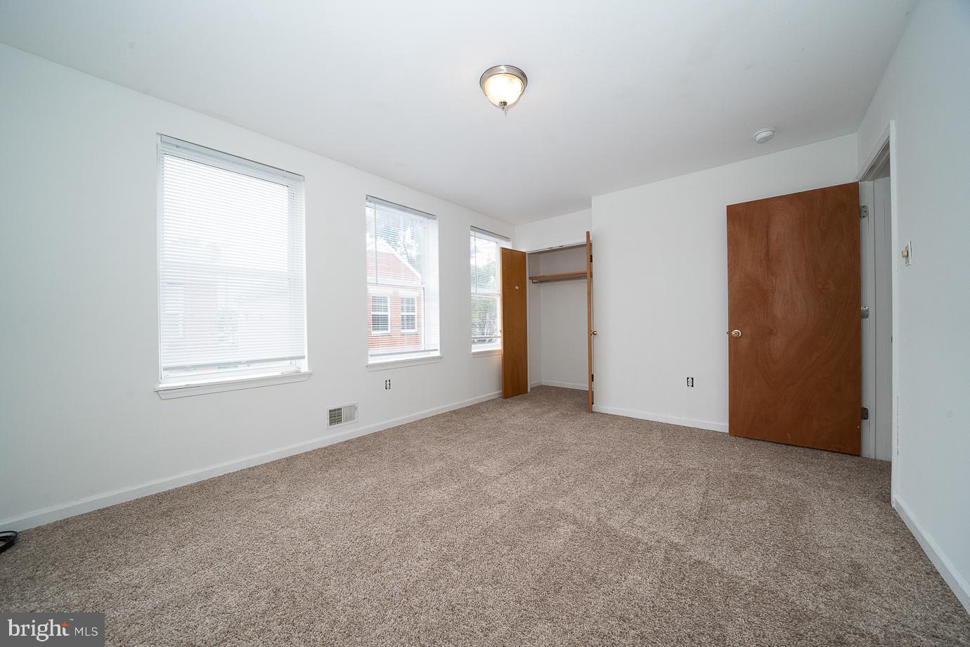 1921 Morse St