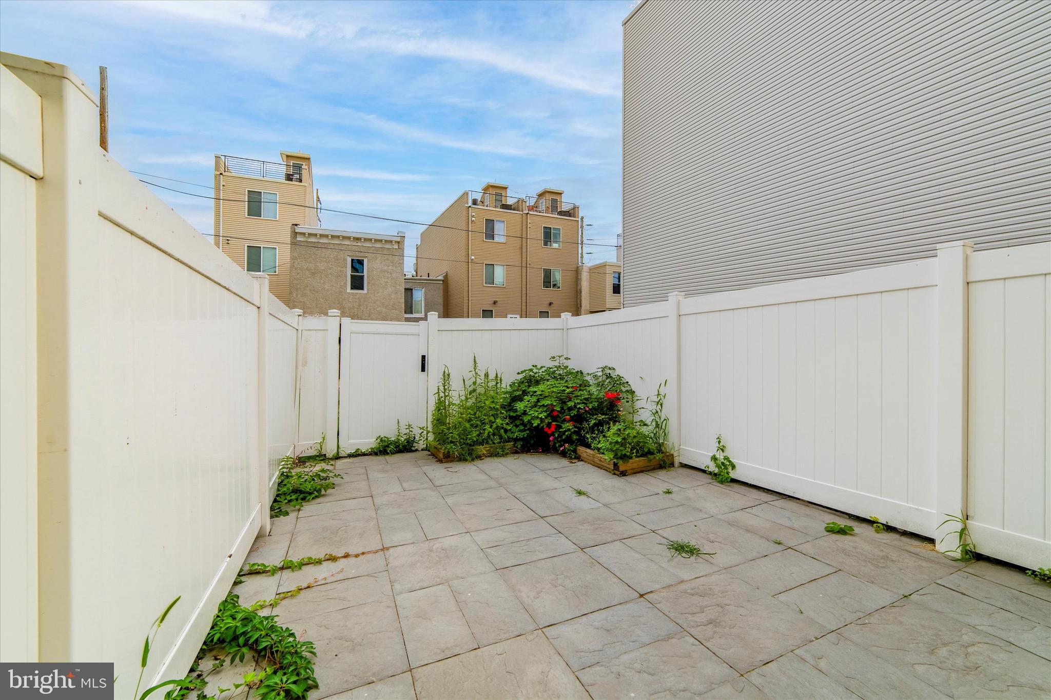 2537 Federal St