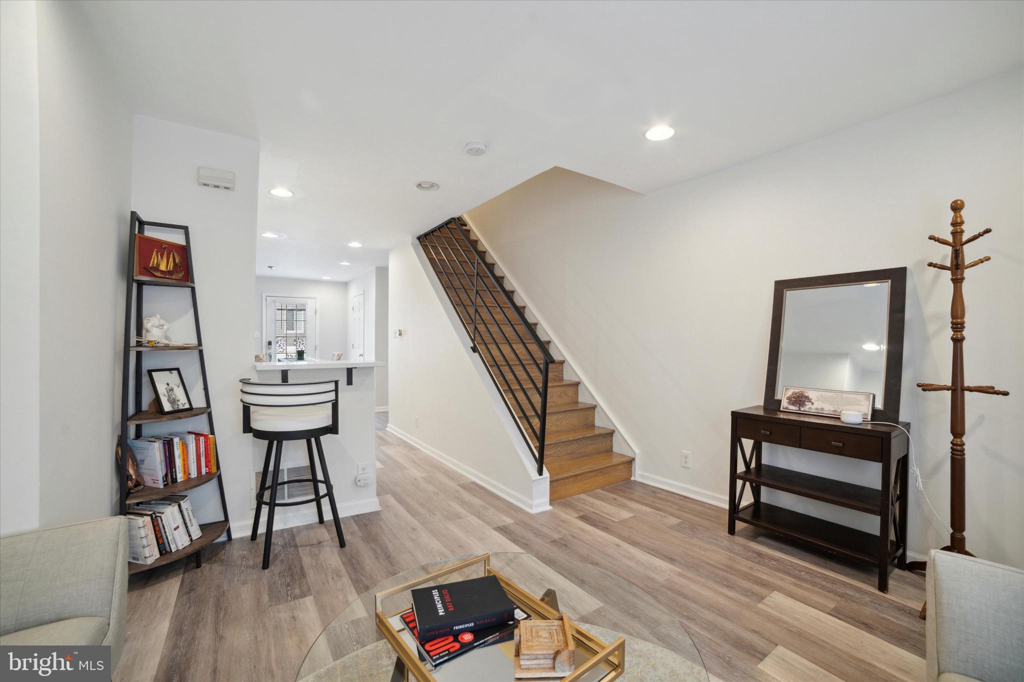 2537 Federal St