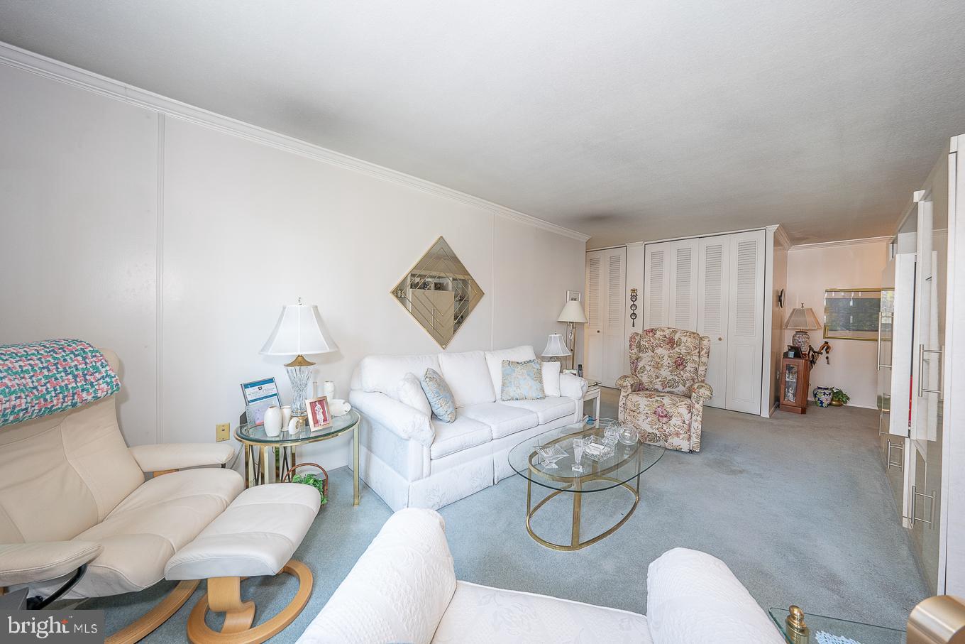 1919 Chestnut St #716