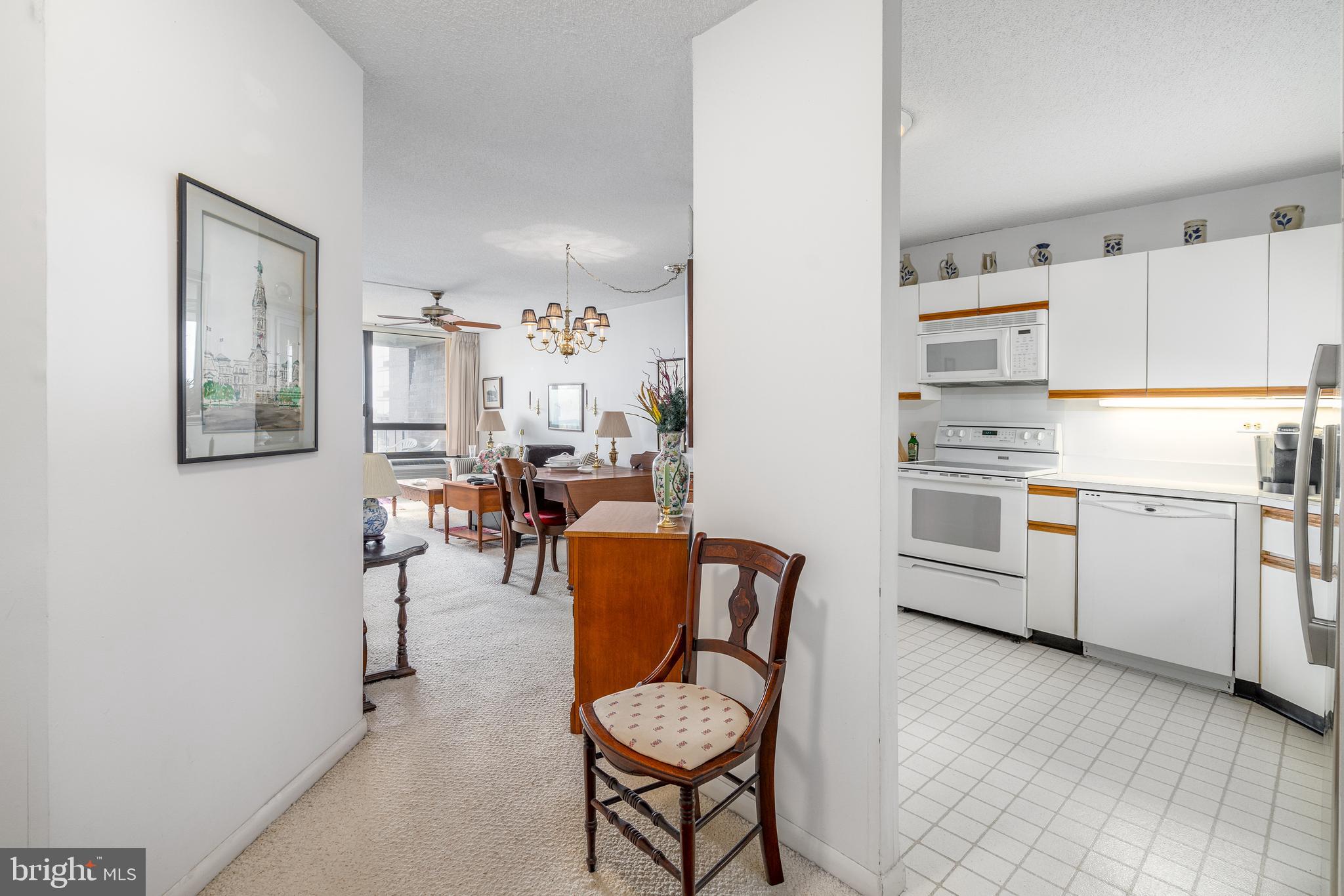 233 S 6th St #711