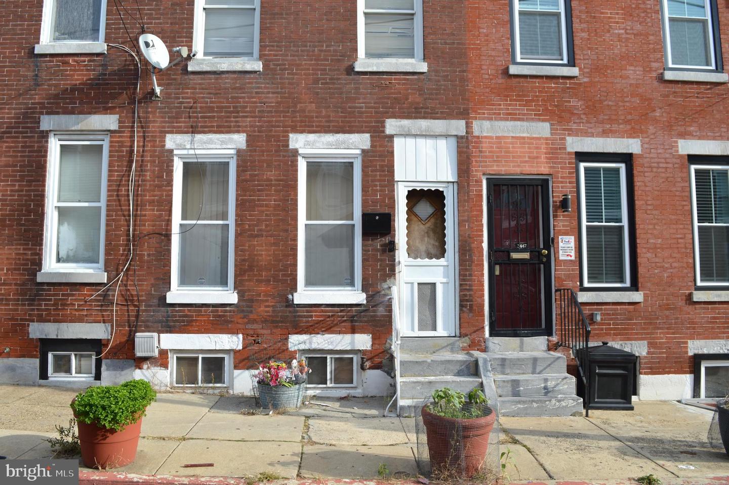 3449 N Lee St